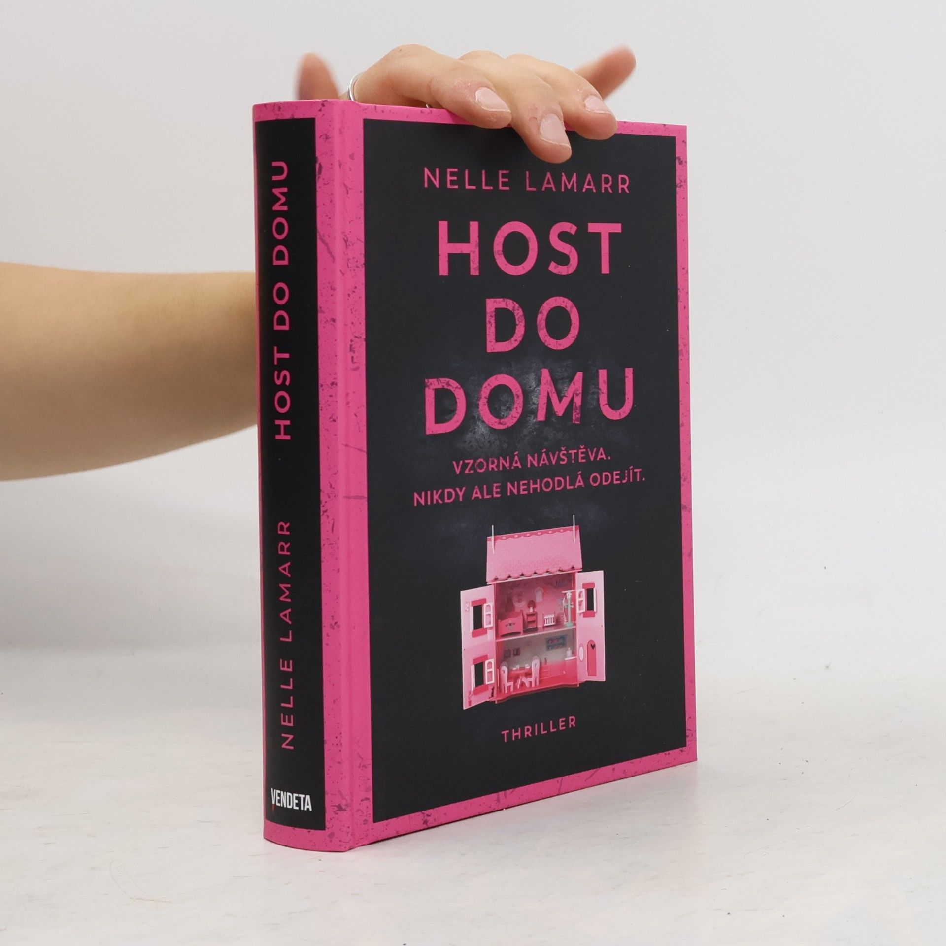 Nelle Lamarr Host do domu