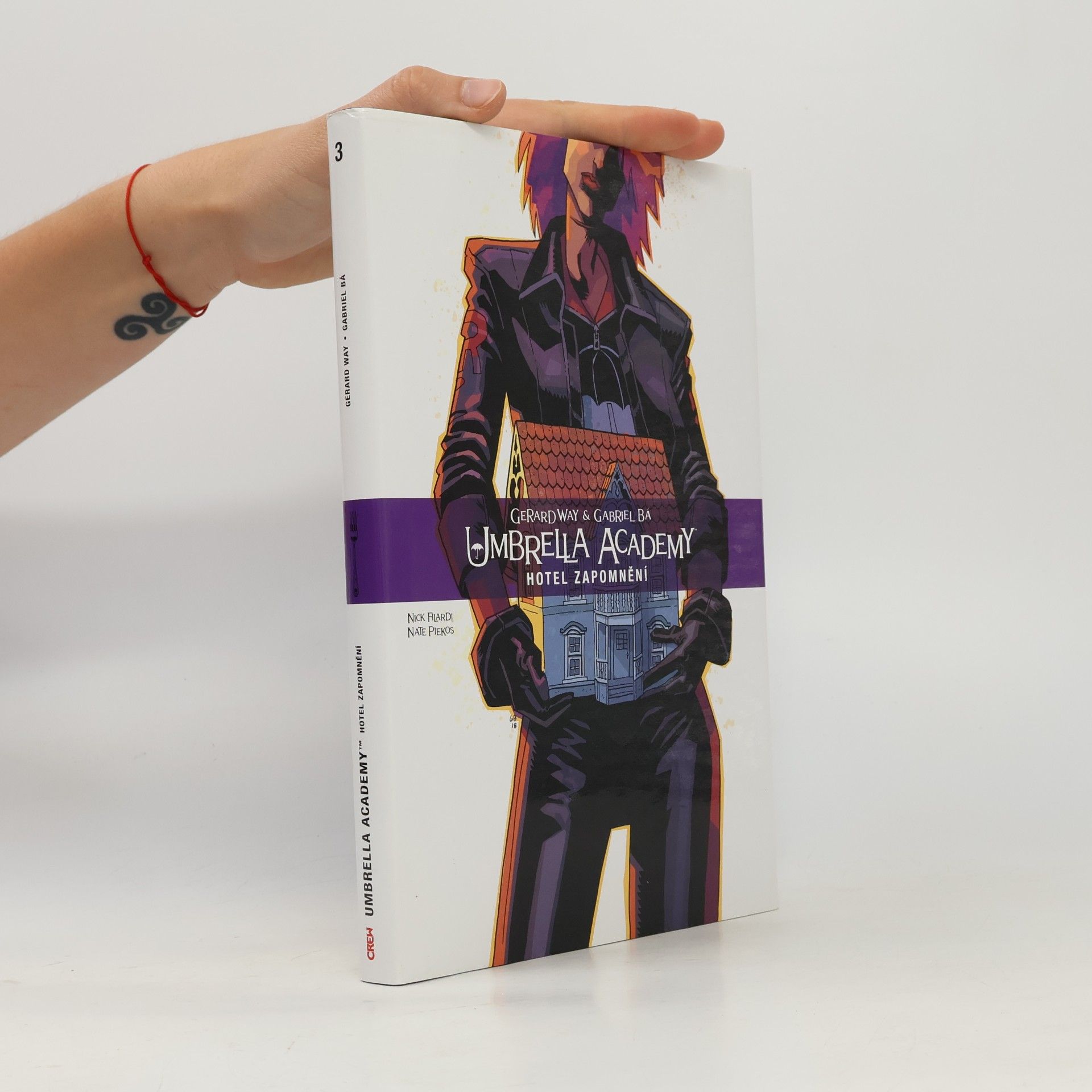 Gerard Way Umbrella Academy 3. Hotel Zapomnění