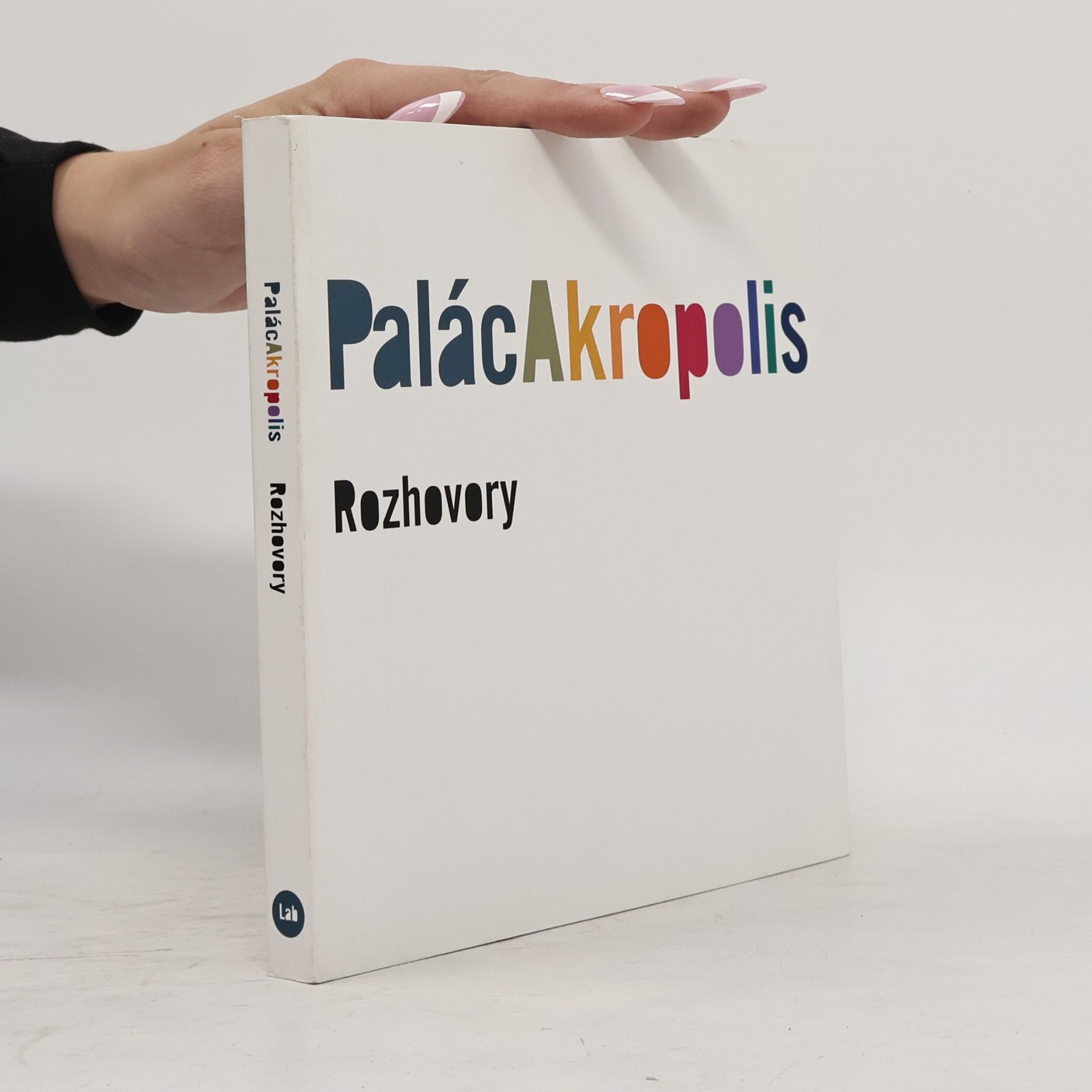 Palác Akropolis. Rozhovory