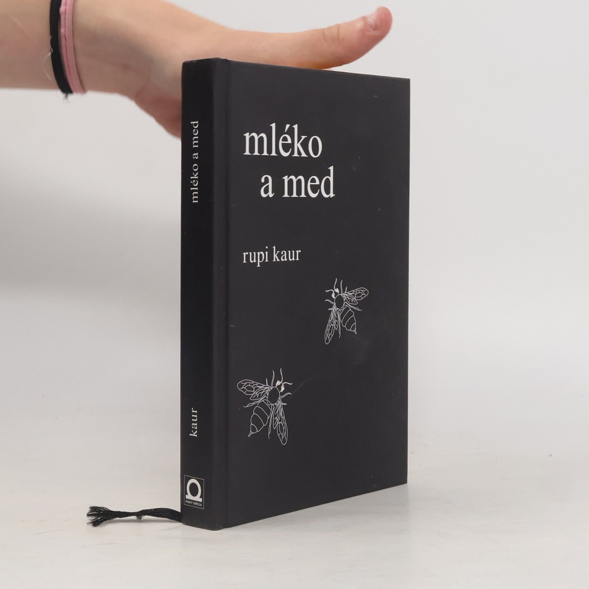 Rupi Kaur Mléko a med