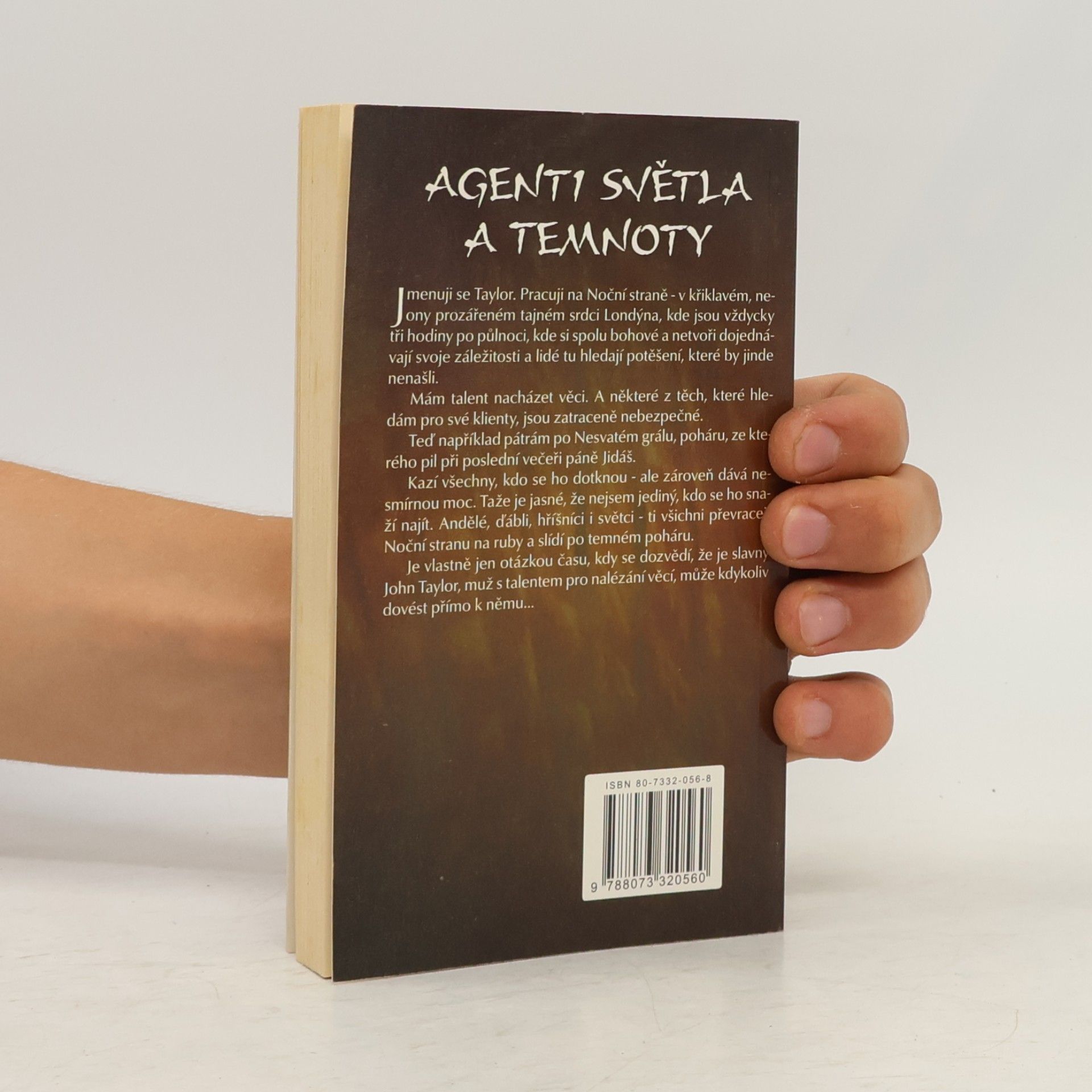 Simon Richard Green Agenti světla a temnoty