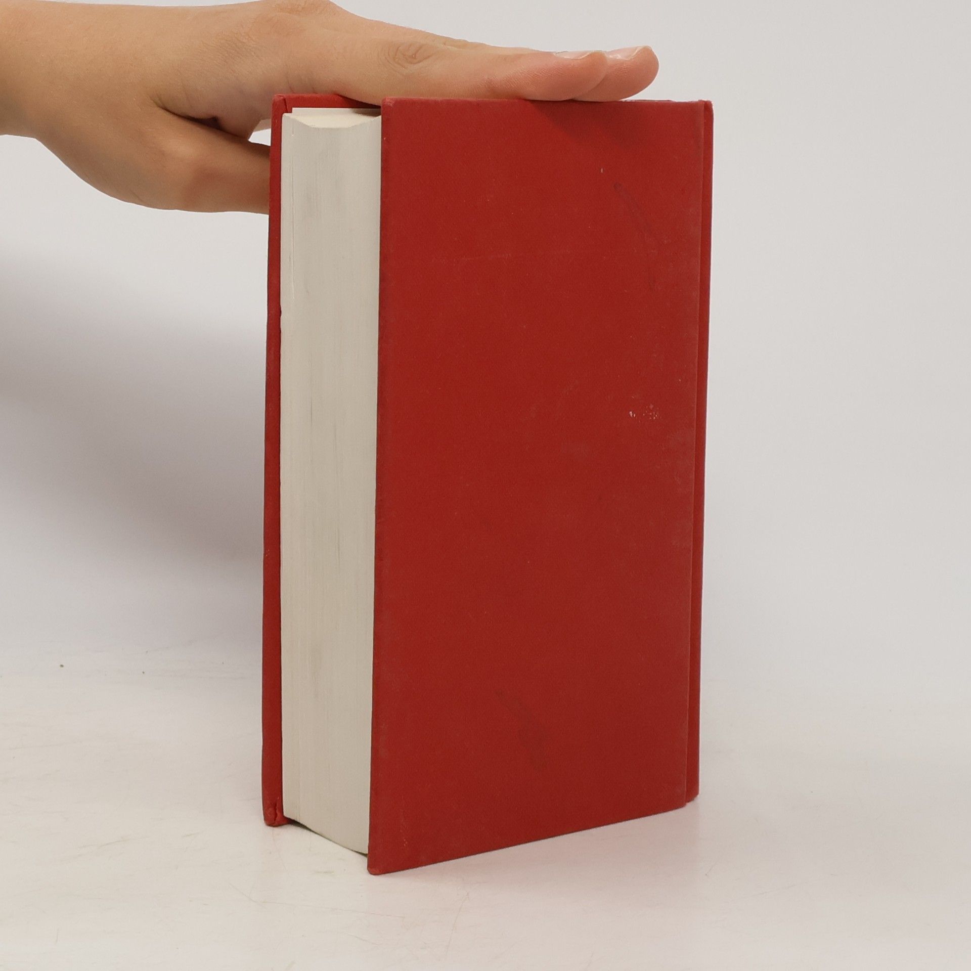 Xavier Güell Chambers Pocket Dictionary