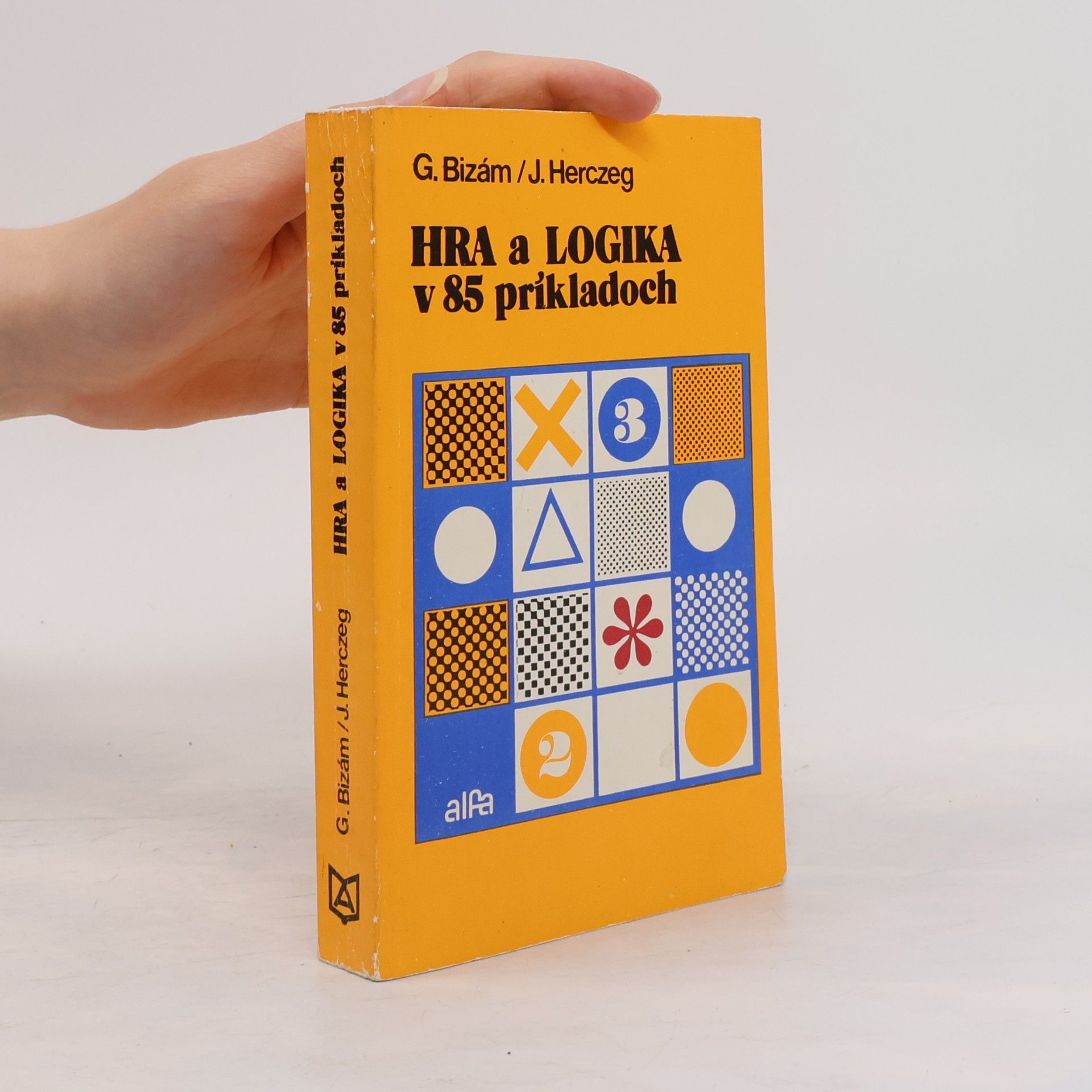 Hra a logika v 85 príkladoch
