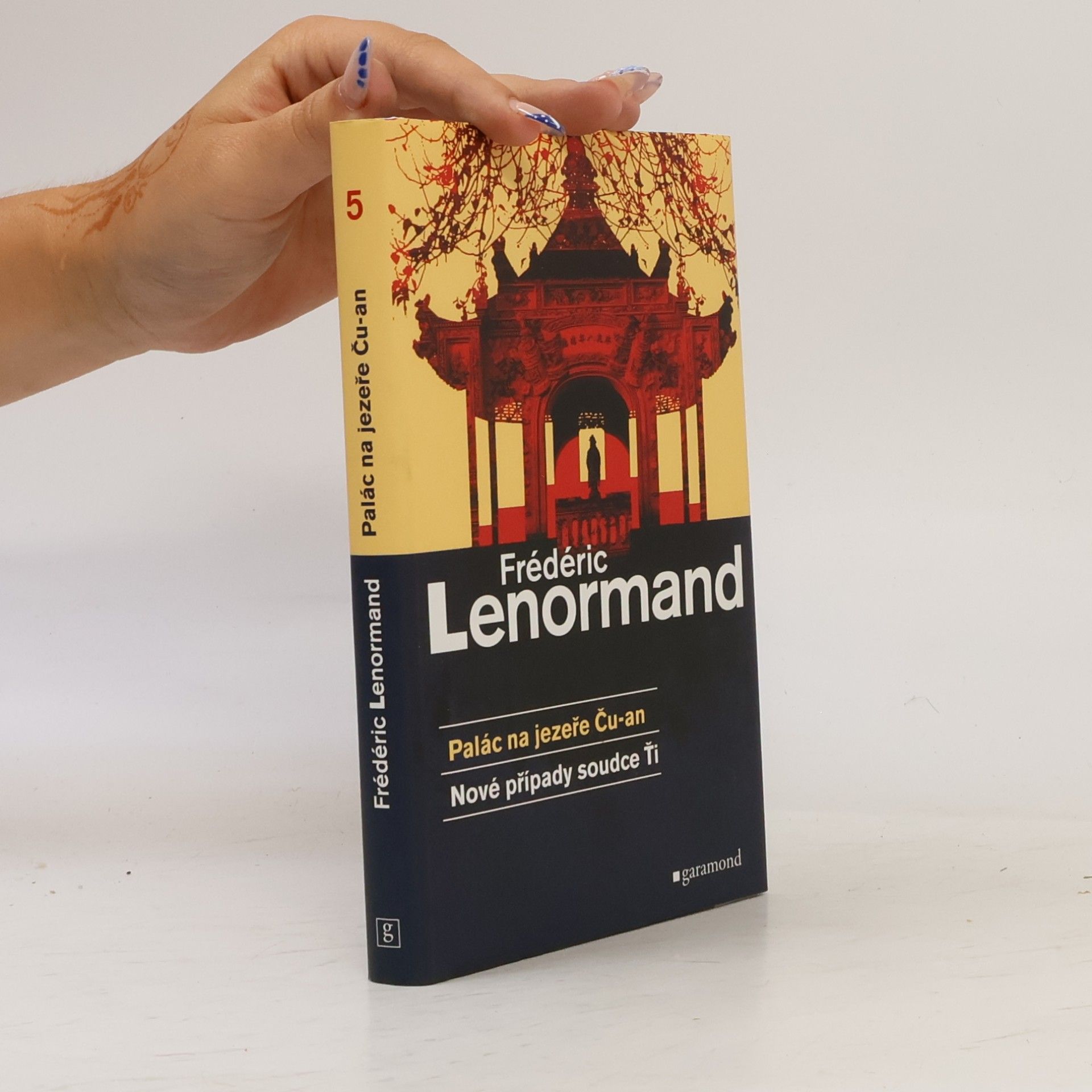 Frédéric Lenormand Palác na jezeře Ču-an