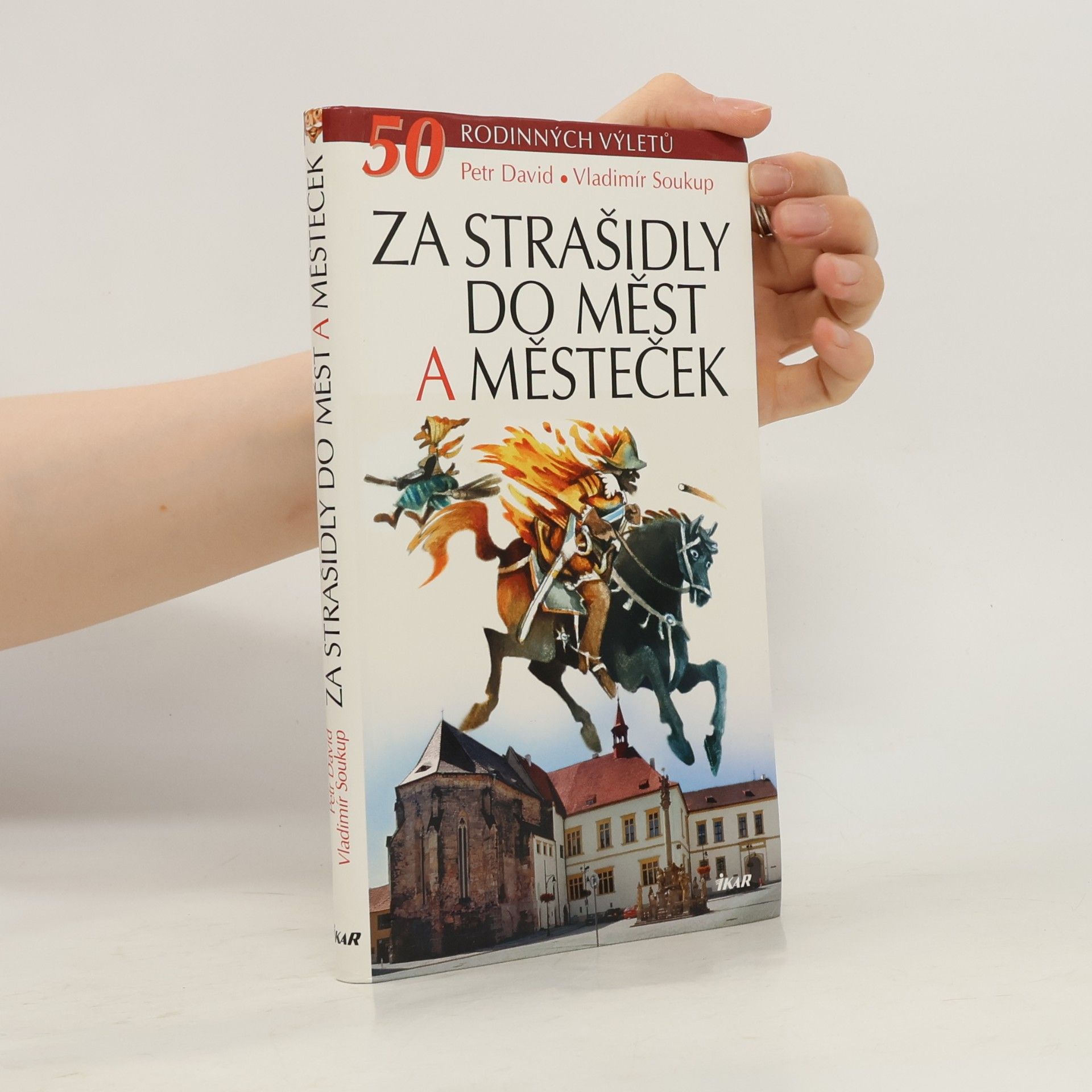 Petr David Za strašidly do měst a městeček