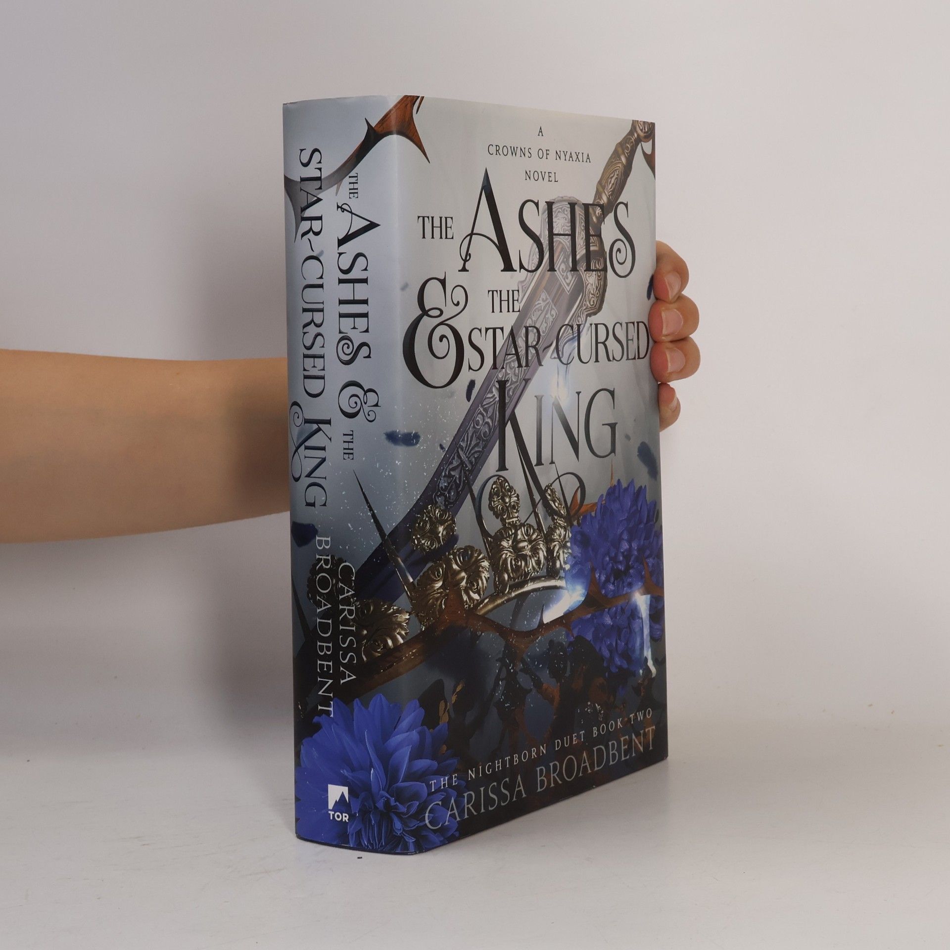 Carissa Broadbent The Ashes and the Star-Cursed King