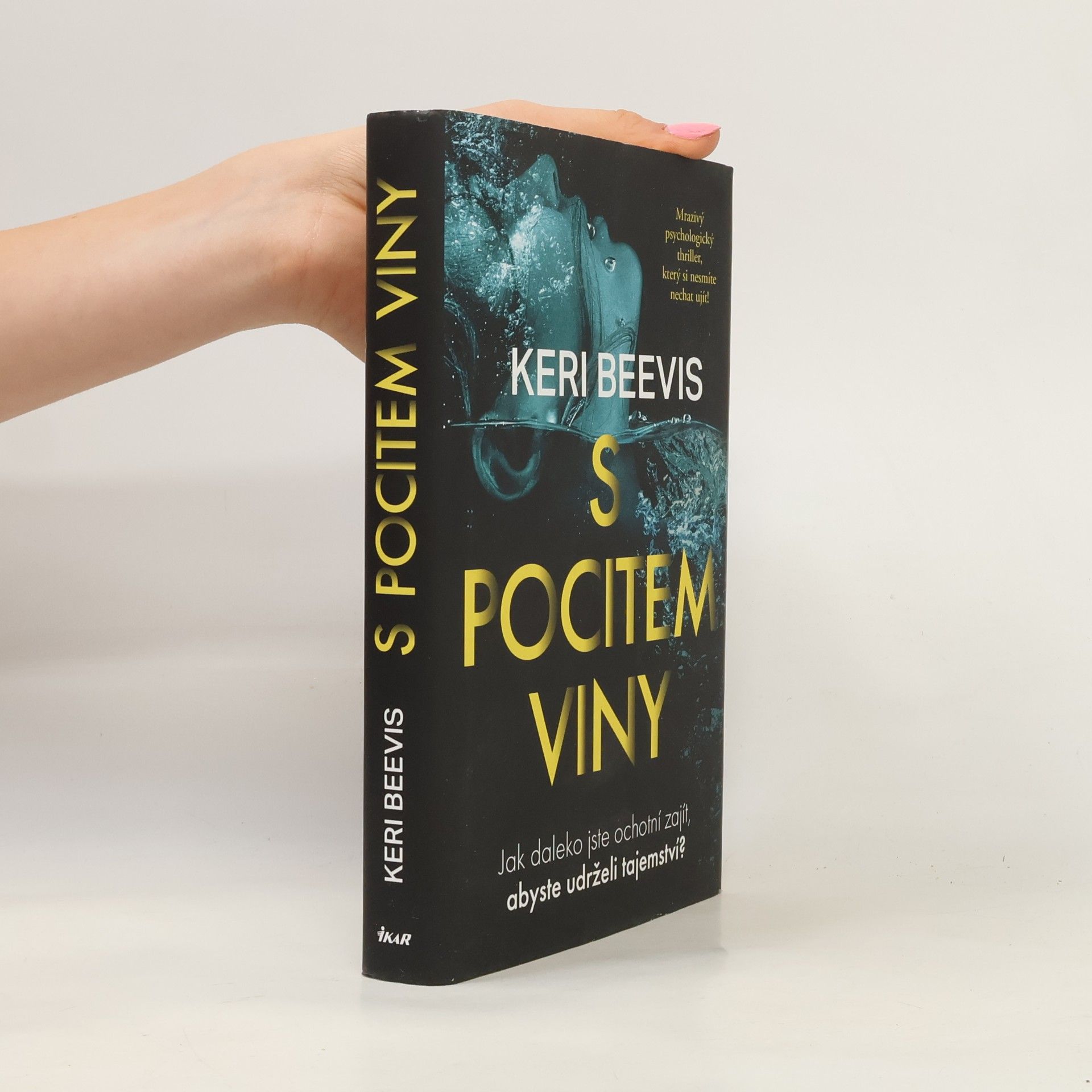 Keri Beevis S pocitem viny