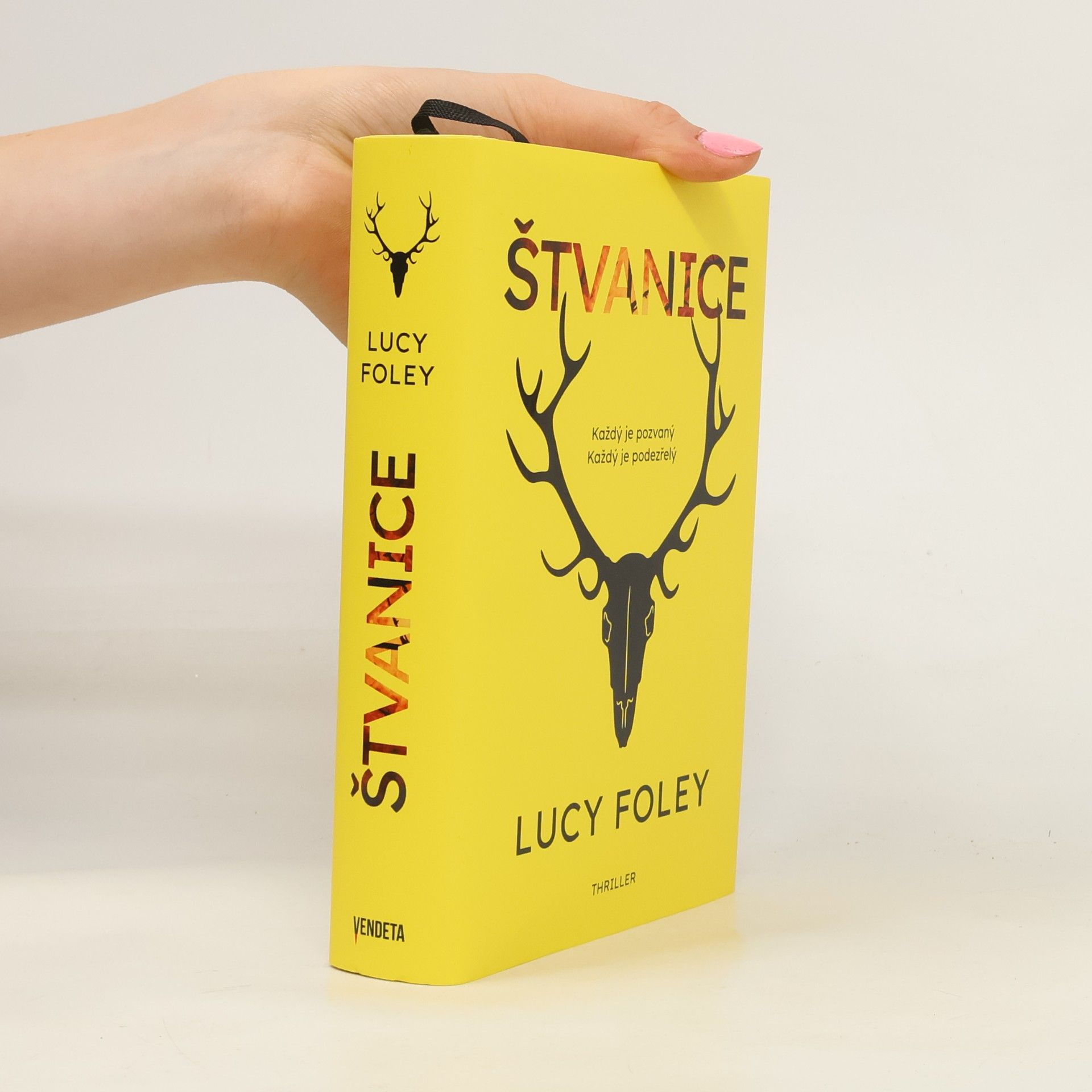 Lucy Foley Štvanice