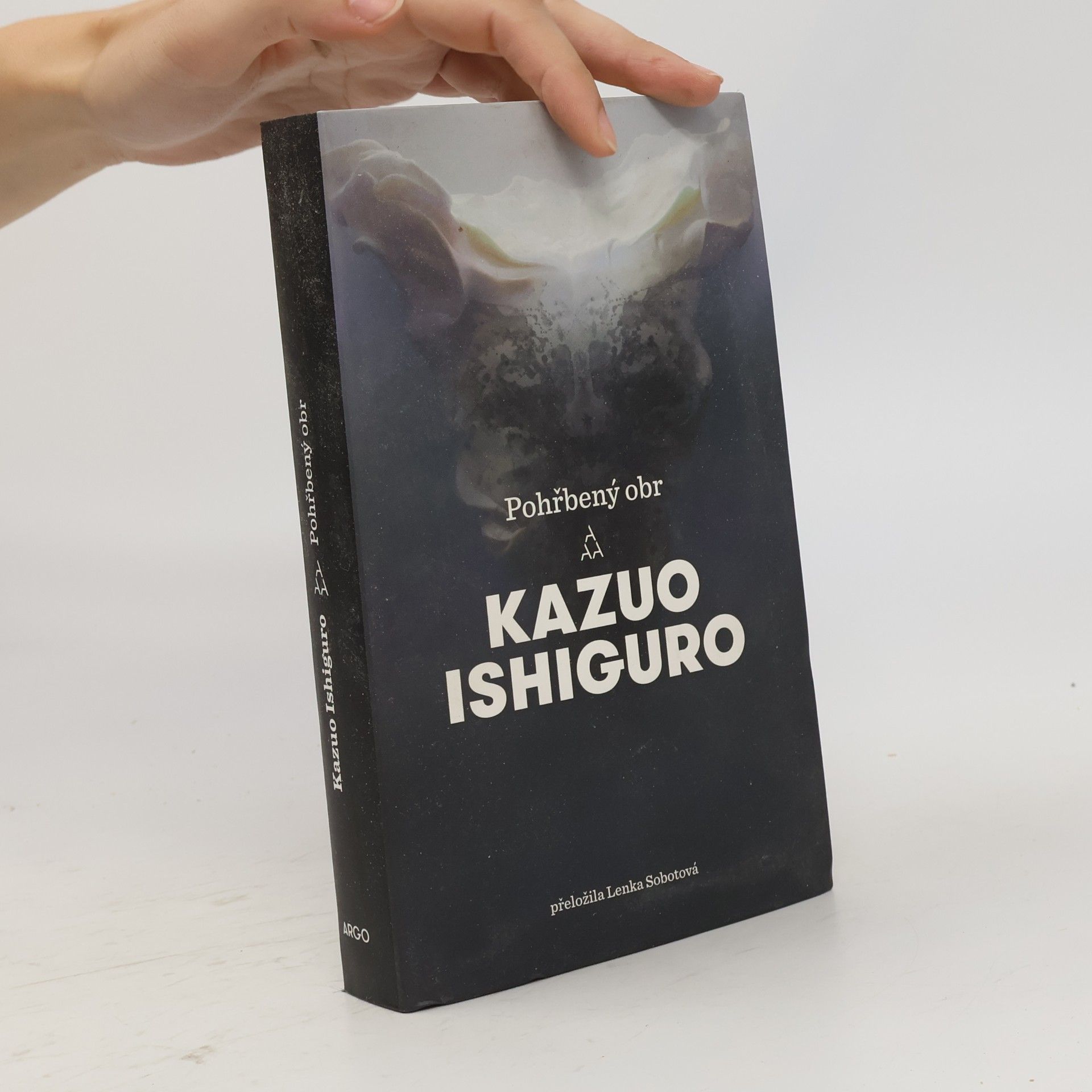 Kazuo Ishiguro Pohřbený obr