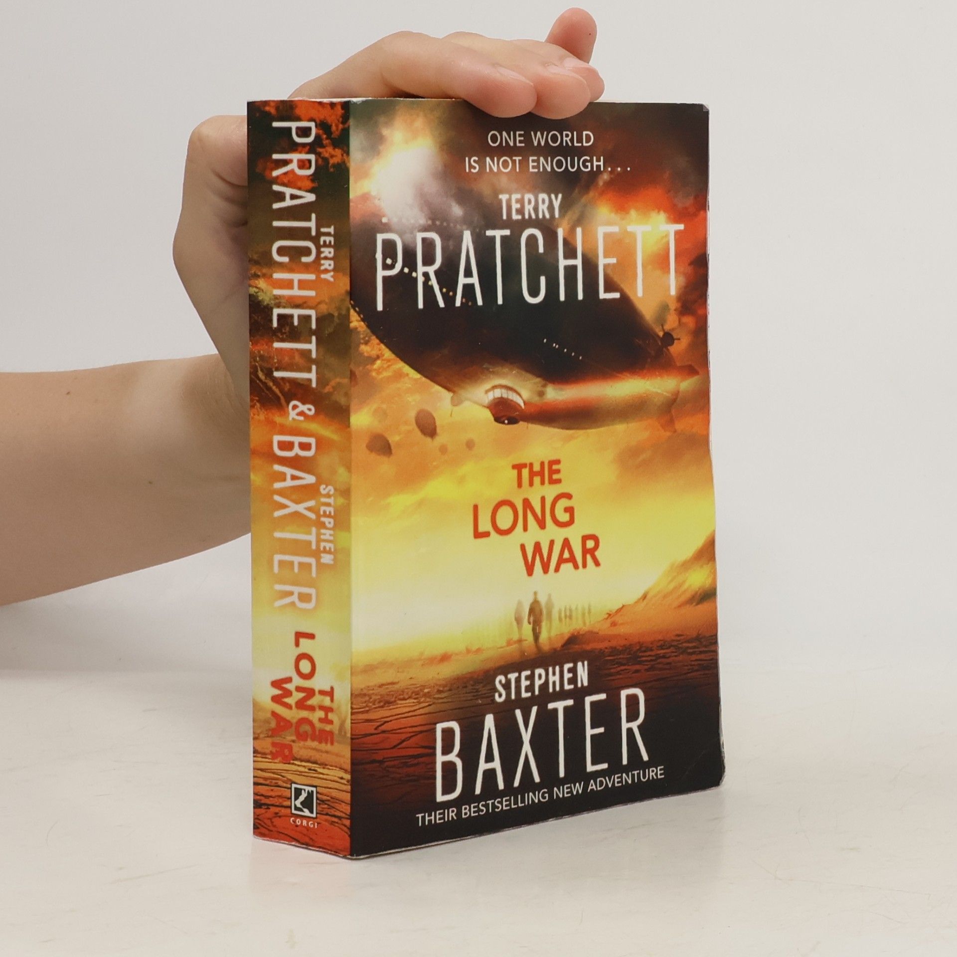 Terry Pratchett The long war