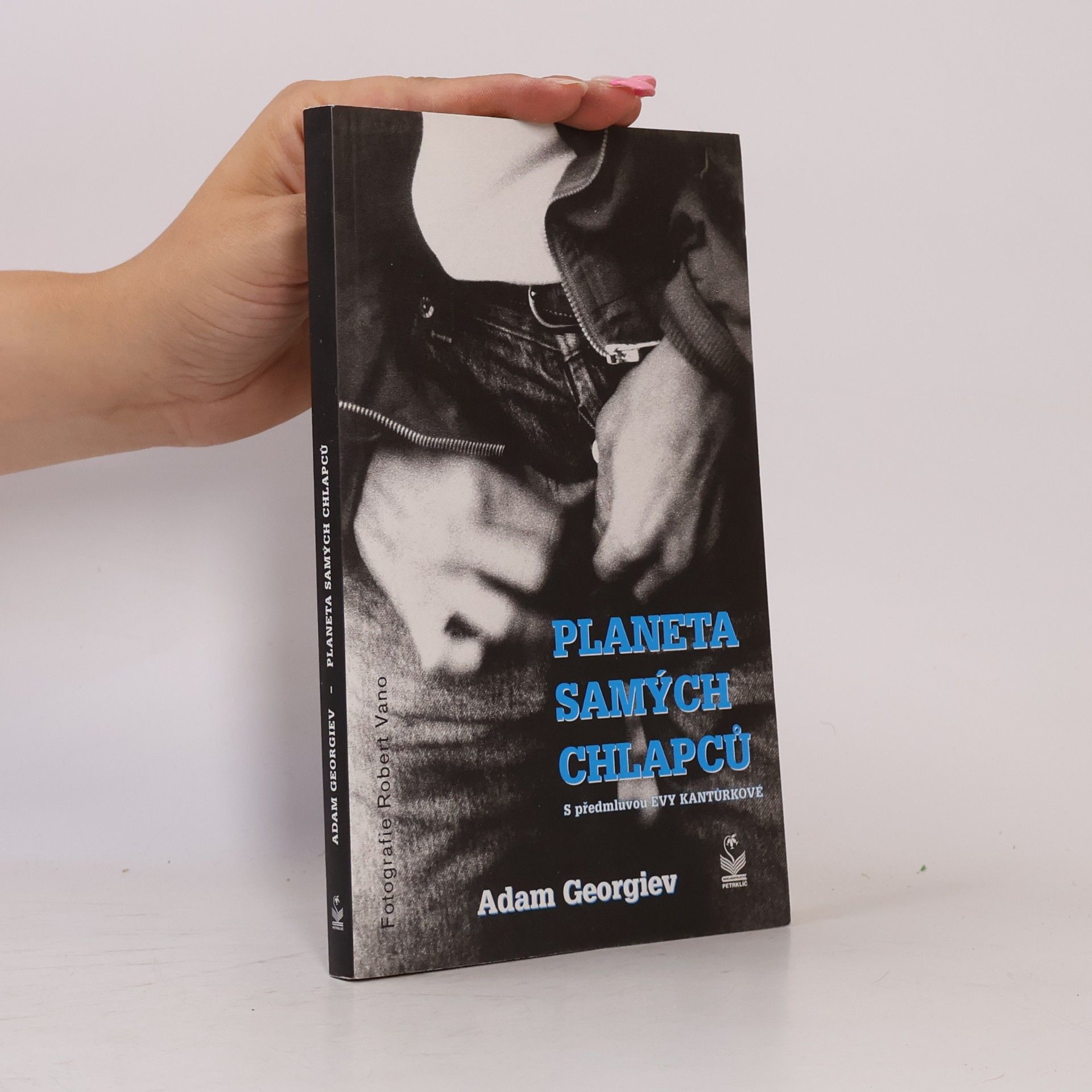 Adam Georgiev Planeta samých chlapců