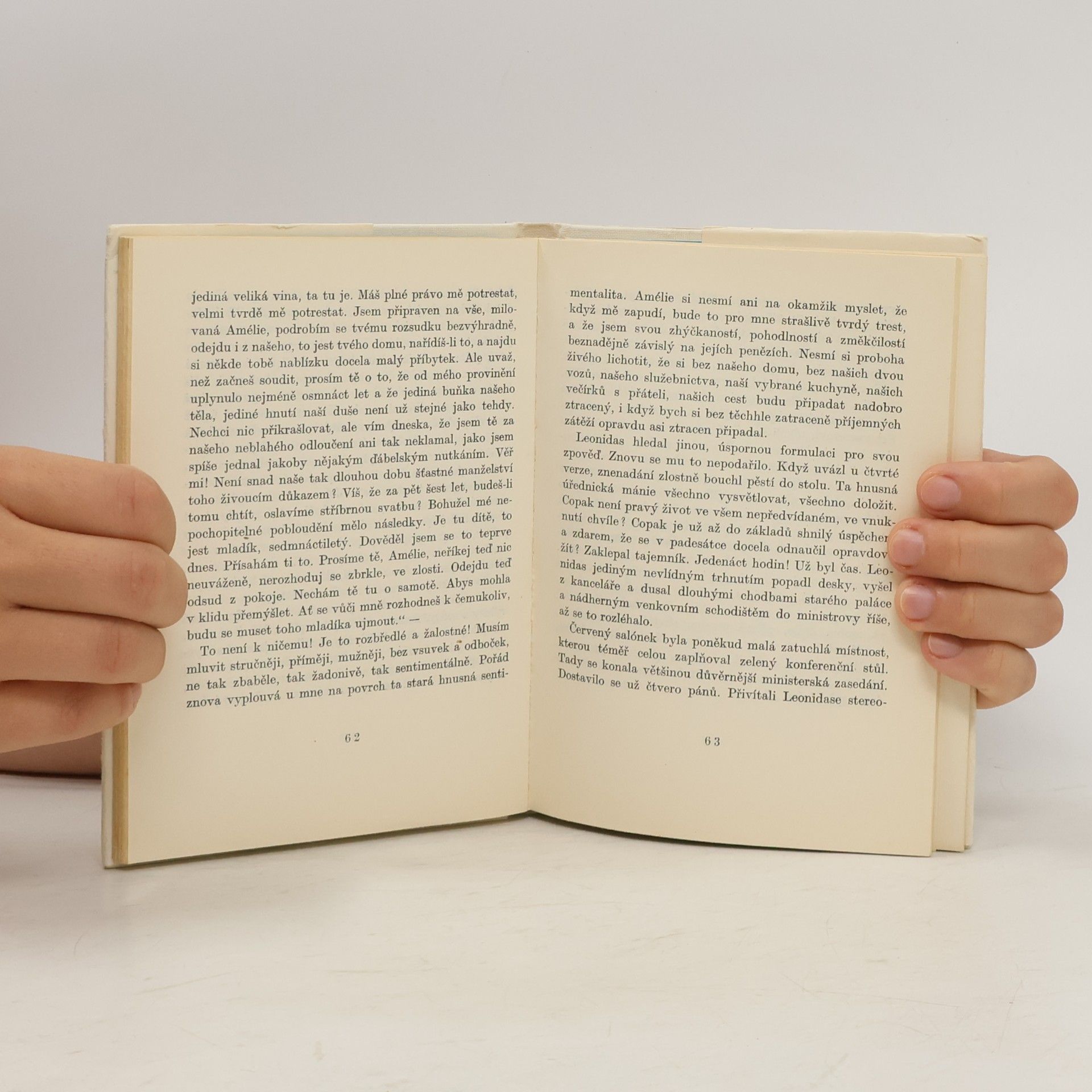 Franz Werfel Bledě modré ženské písmo