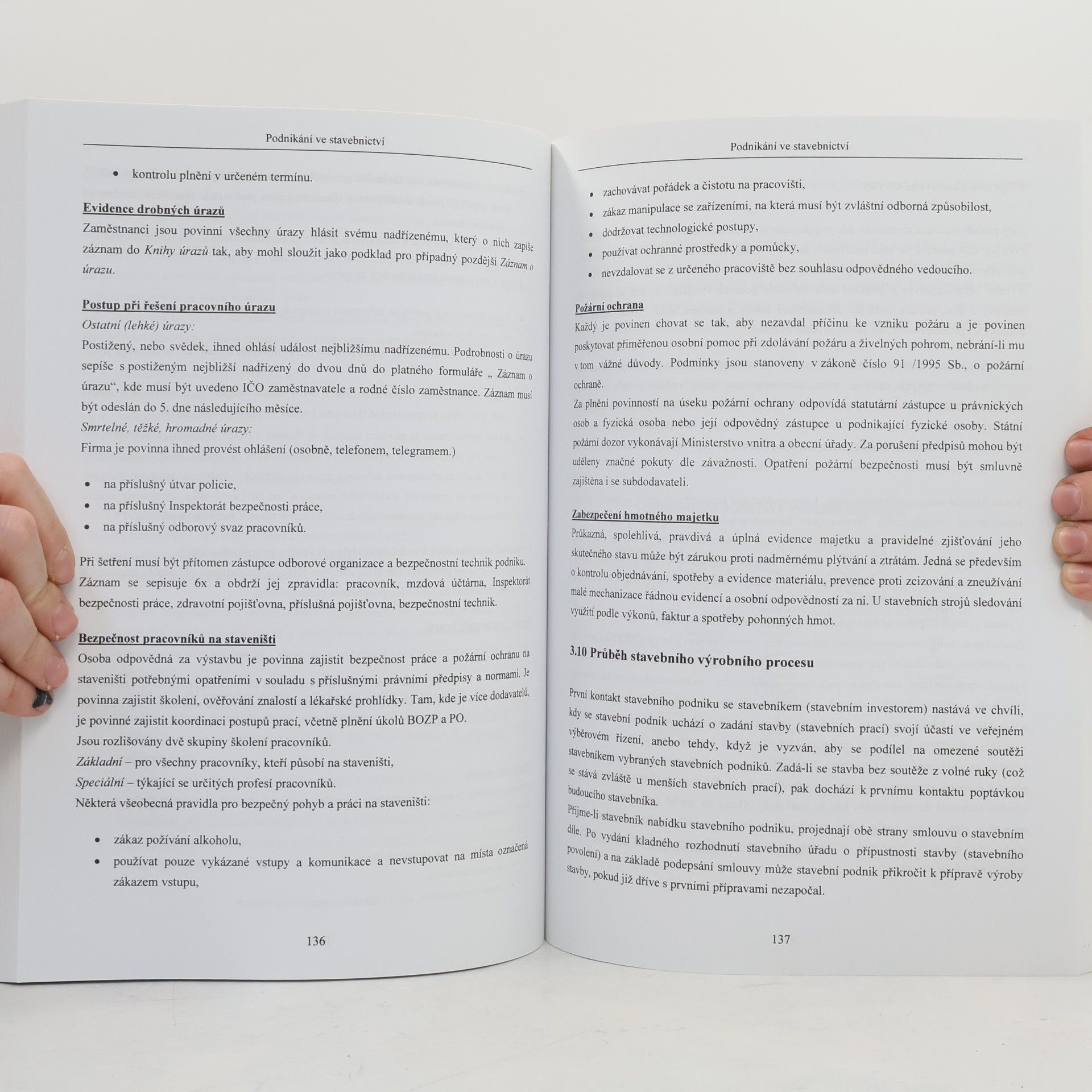 Autorenkollektiv Ekonomika a management pro studenty bakalářského studia v programu SI