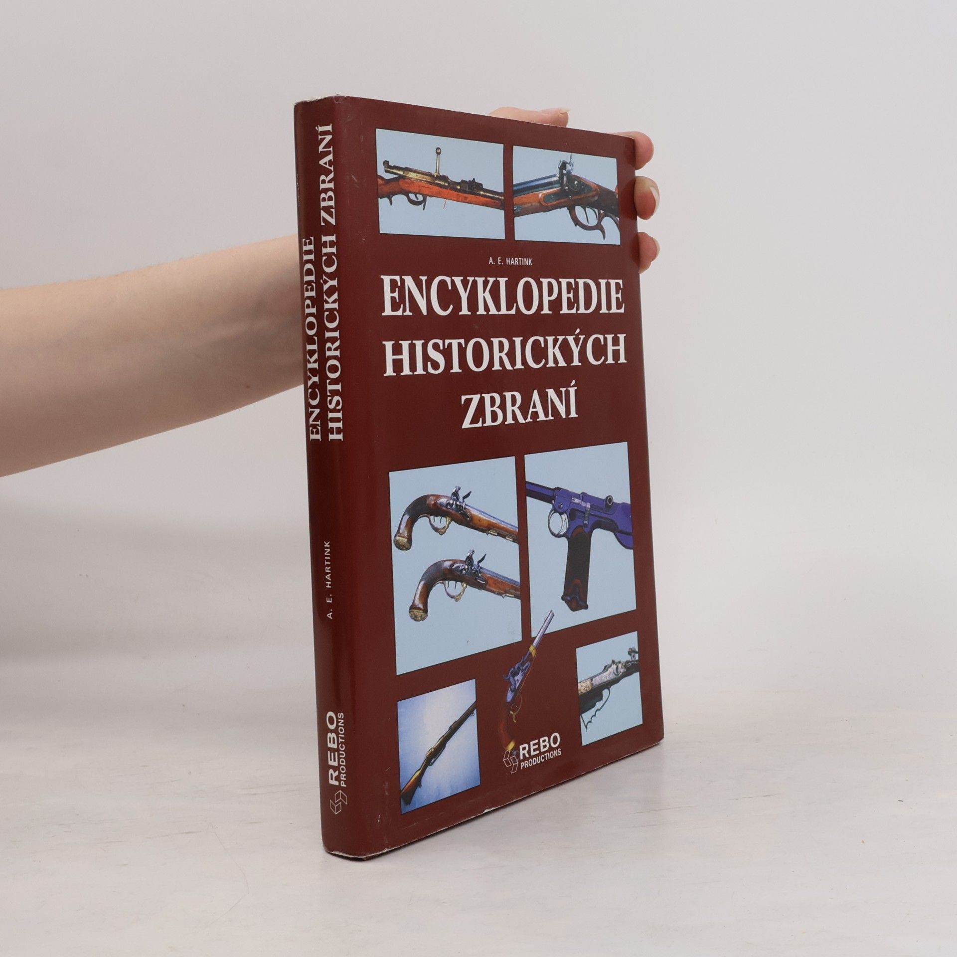 A. E. Hartink Encyklopedie historických zbraní