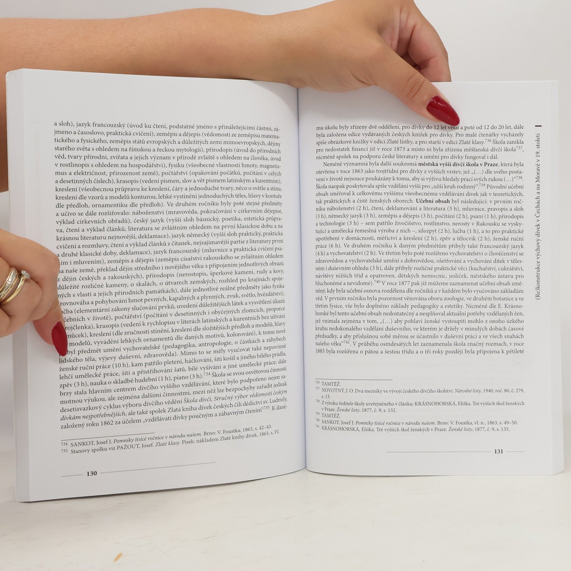 Eva Dvořáková Kaněčková Výchova dívek v Čechách a na Moravě: Školství v 19. století genderovou perspektivou