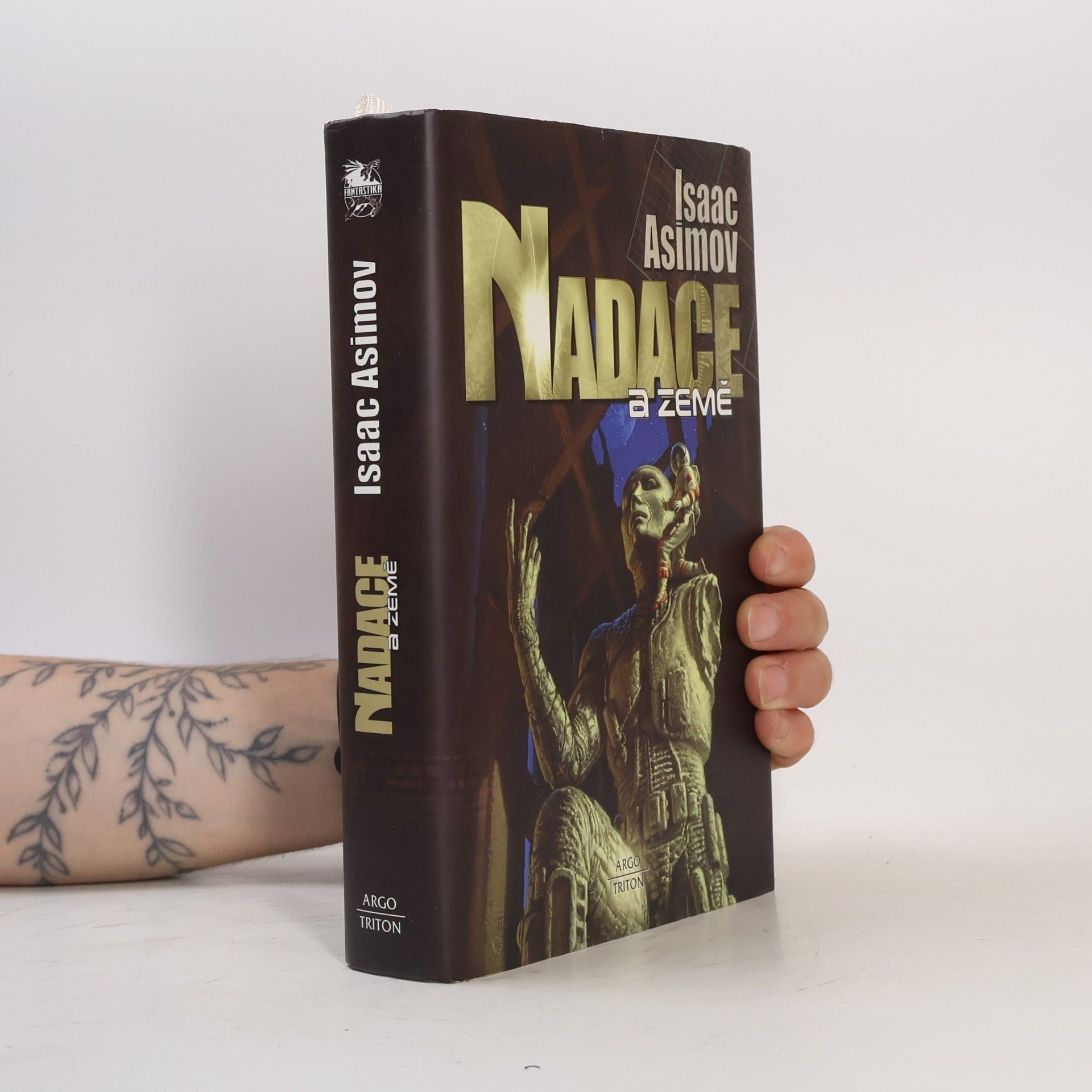 Isaac Asimov Nadace a Země