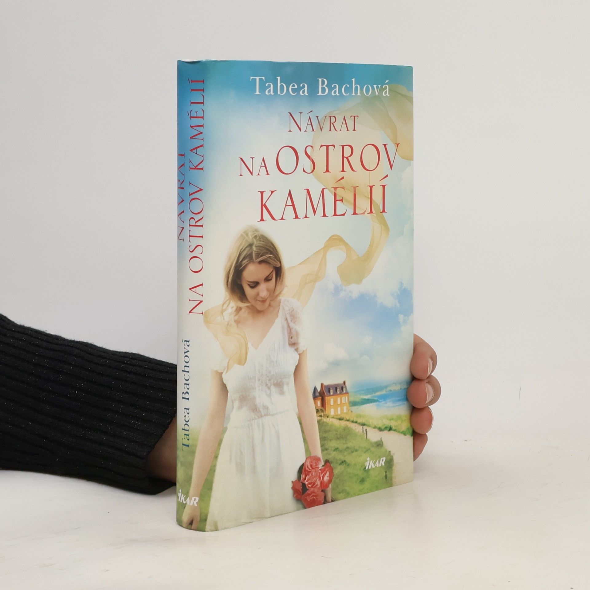 Tabea Bach Návrat na ostrov kamélií
