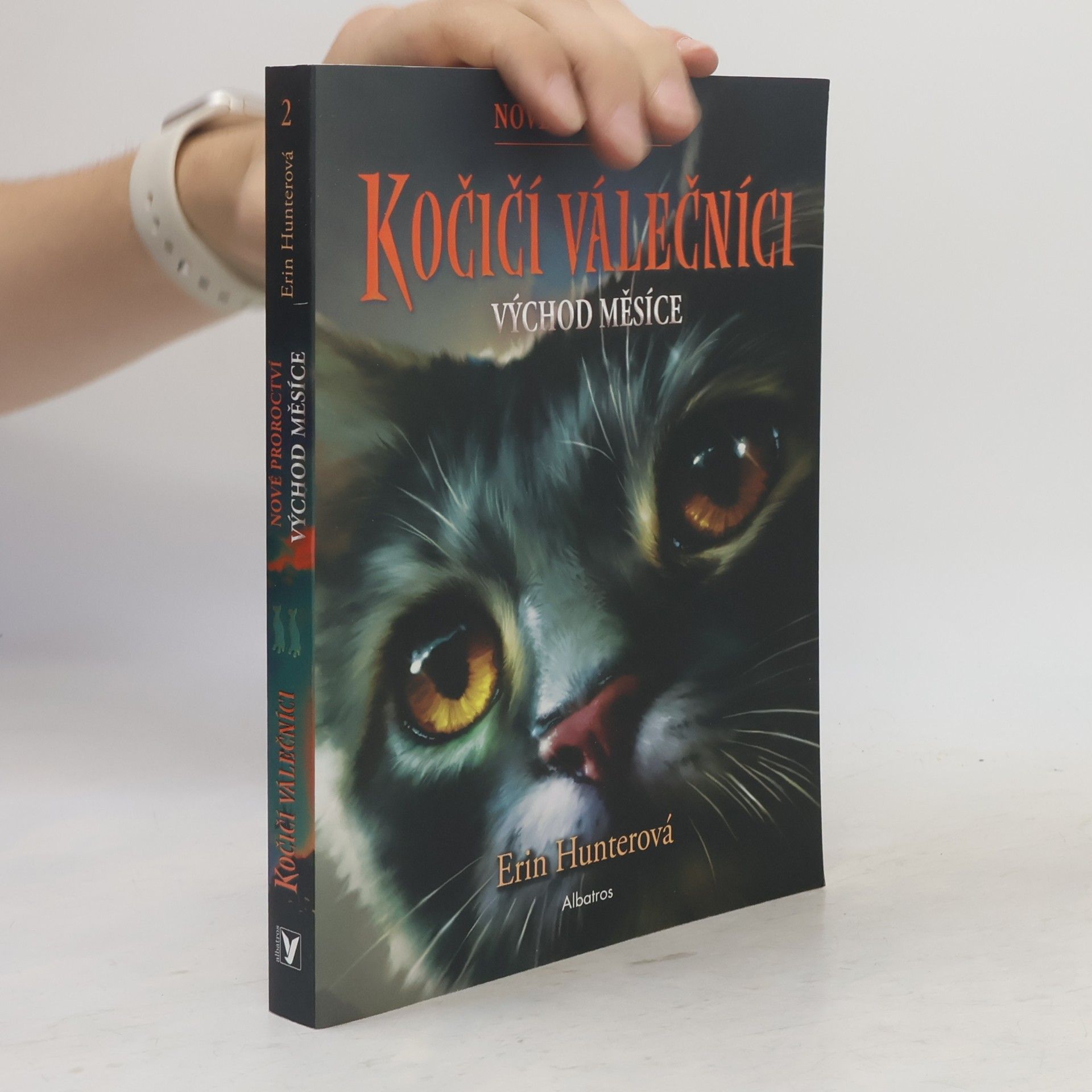 Erin Hunter Východ měsíce