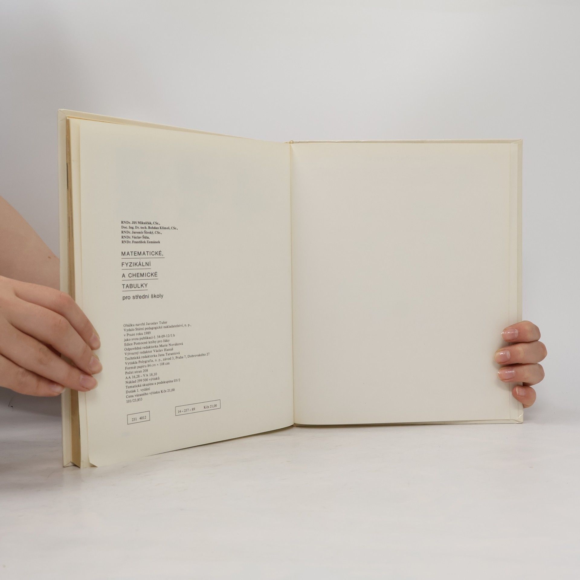 Autorenkollektiv Matematické, fyzikální a chemické tabulky pro střední školy