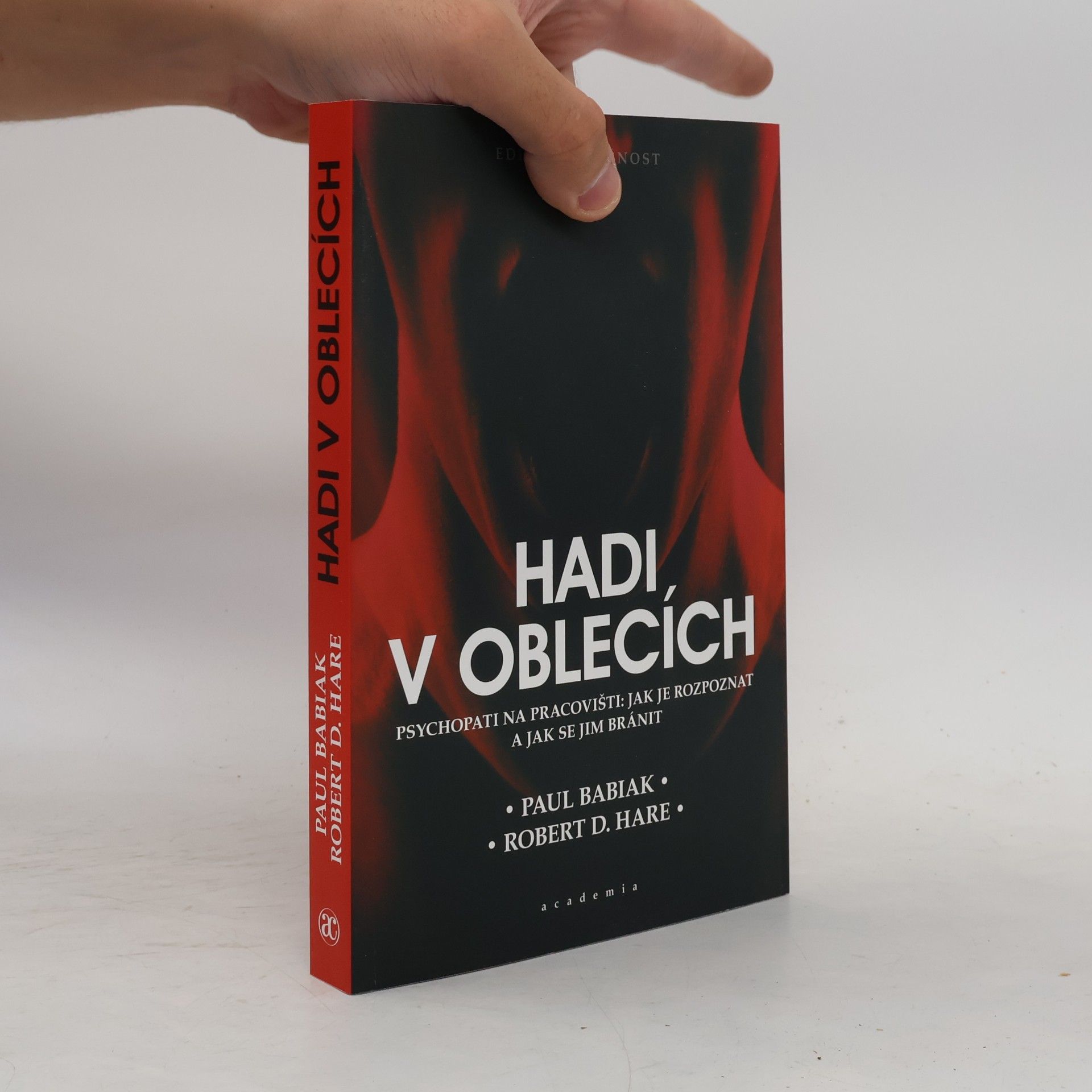 Paul Babiak Hadi v oblecích