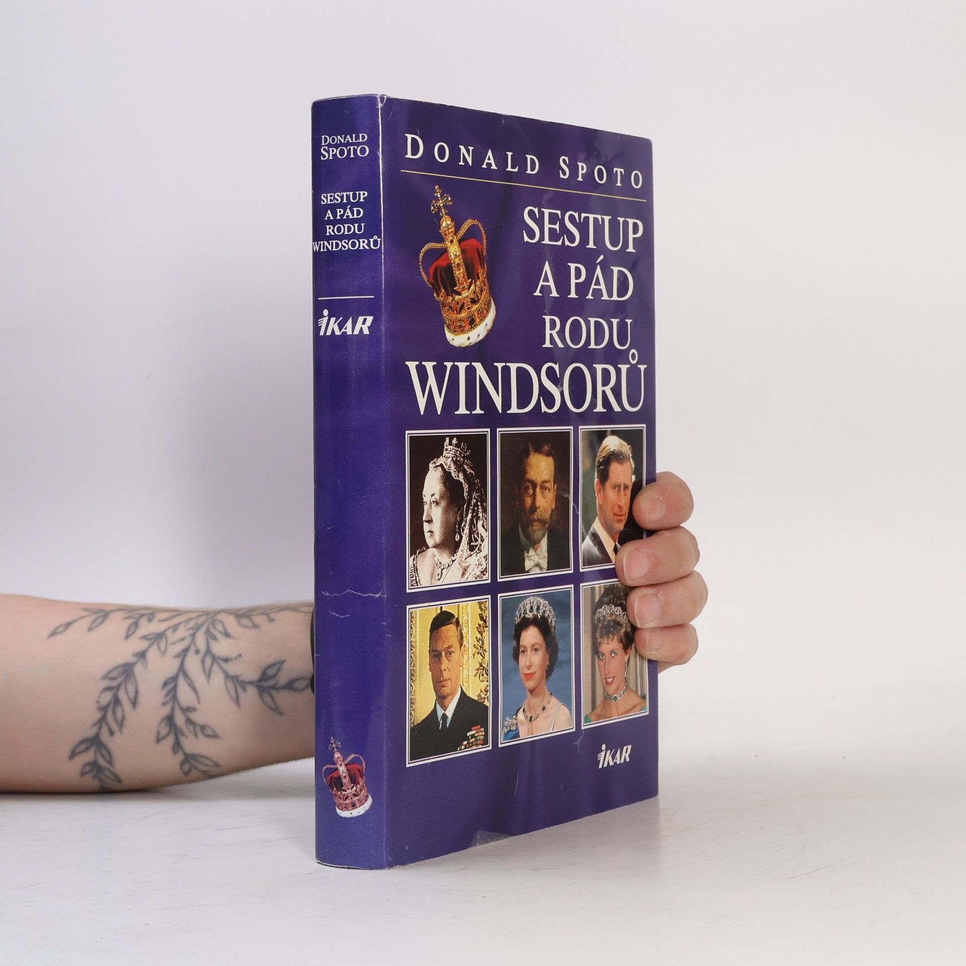 Donald Spoto Sestup a pád rodu Windsorů