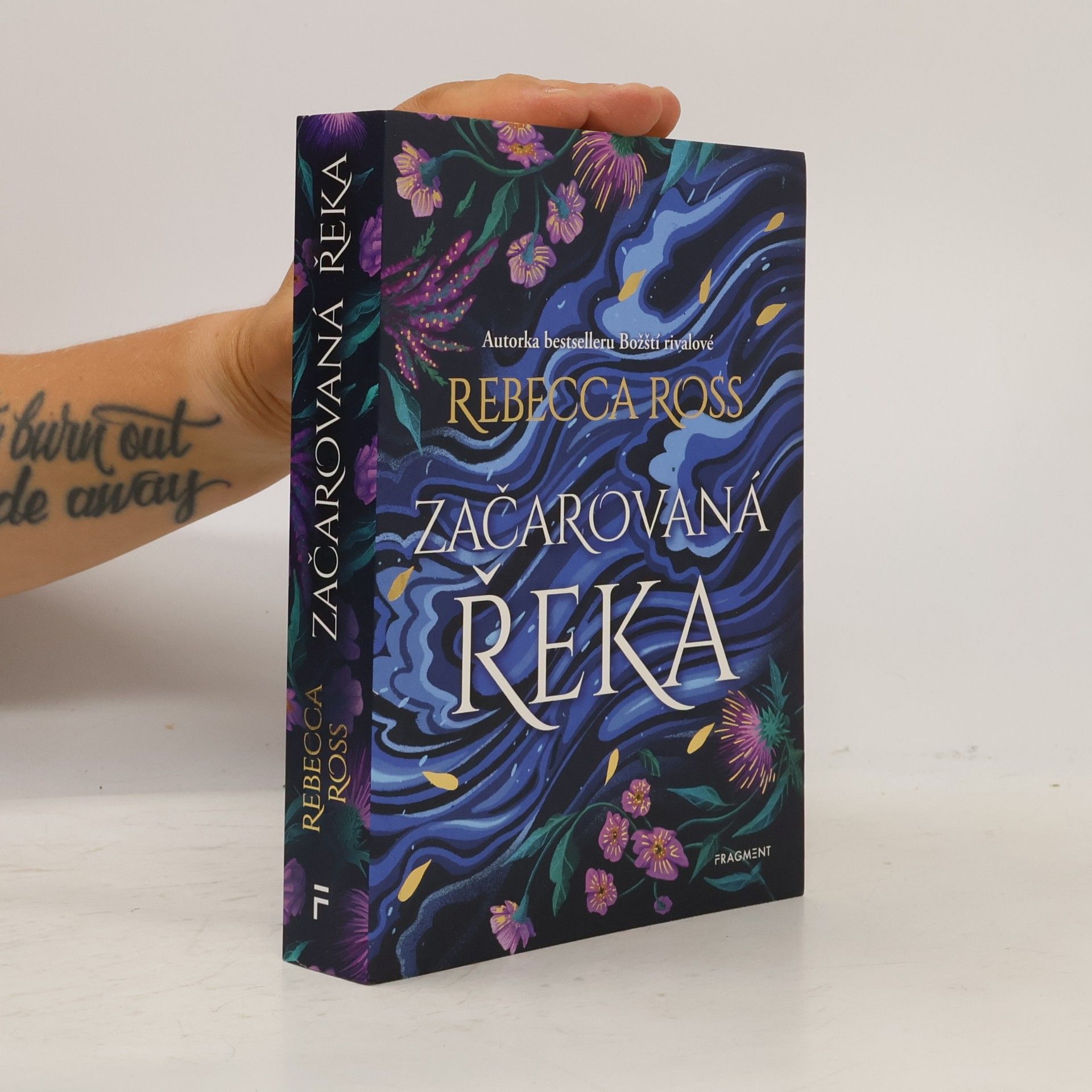 Rebecca Ross Začarovaná řeka