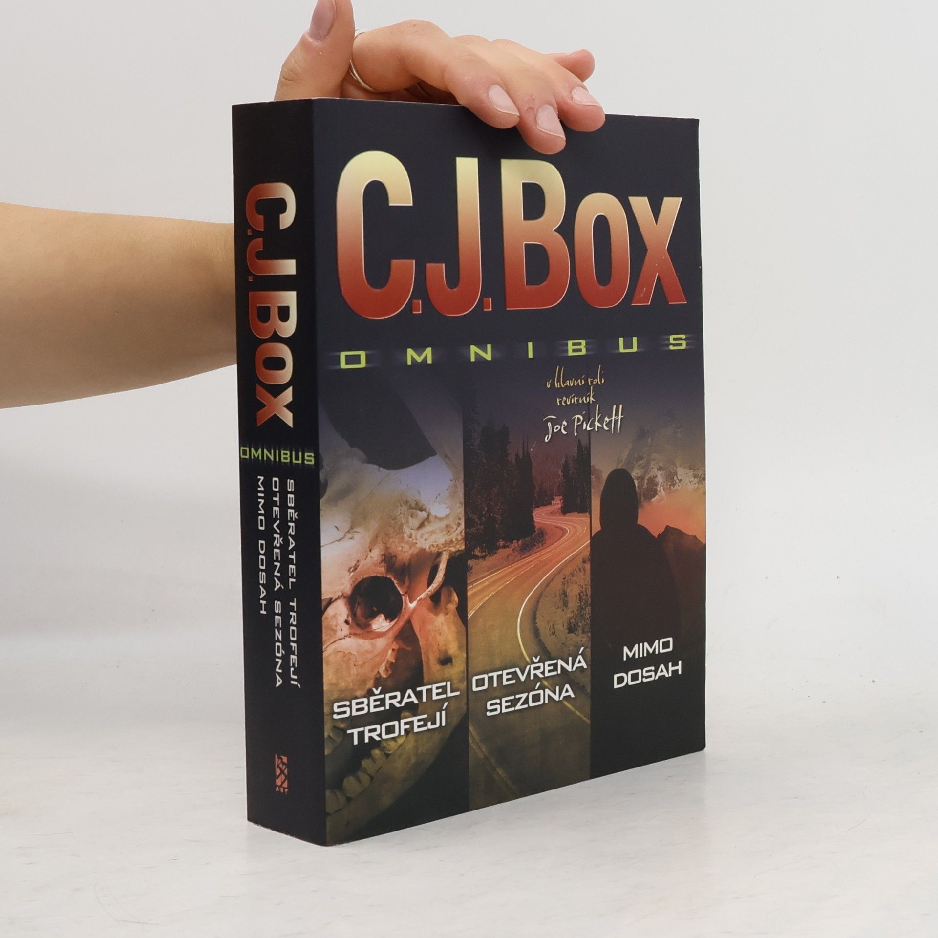 C. J. Box Omnibus: Sběratel trofejí. Otevřená sezóna. Mimo dosah