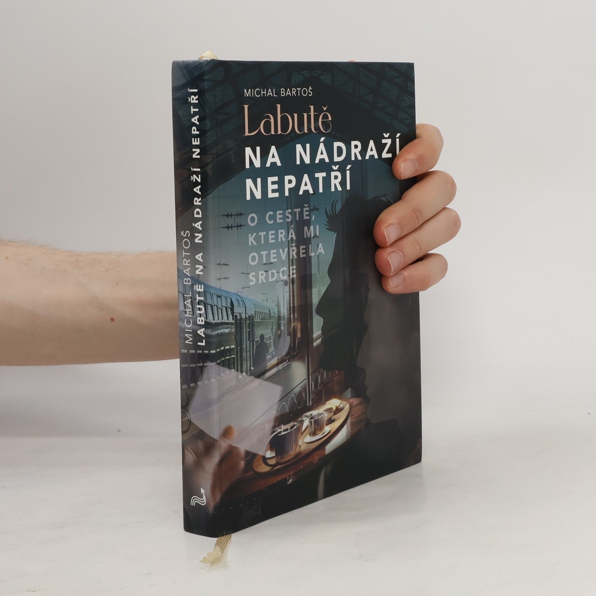 Michal Bartoš Labutě na nádraží nepatří