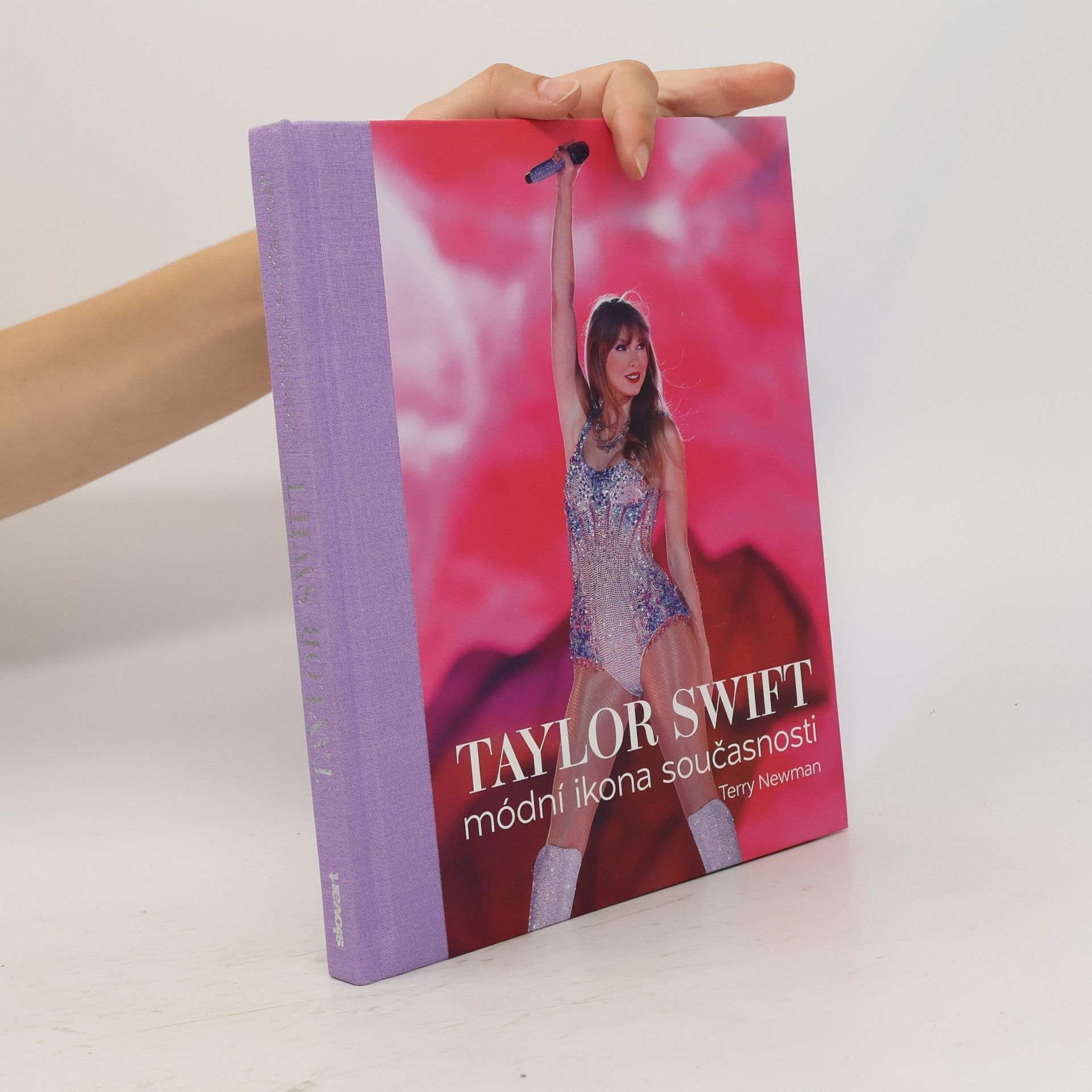 Terry Newman Taylor Swift. Módní ikona současnosti