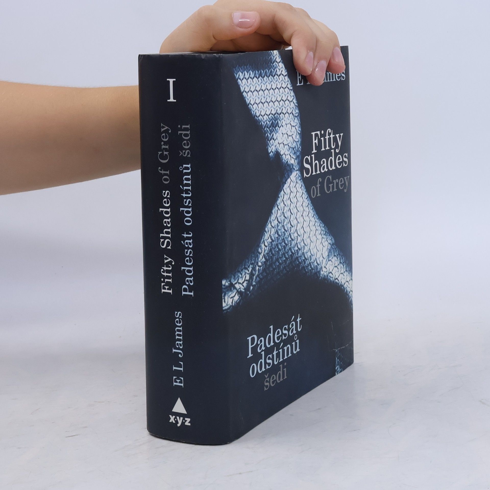 E. L. James Padesát odstínů šedi
