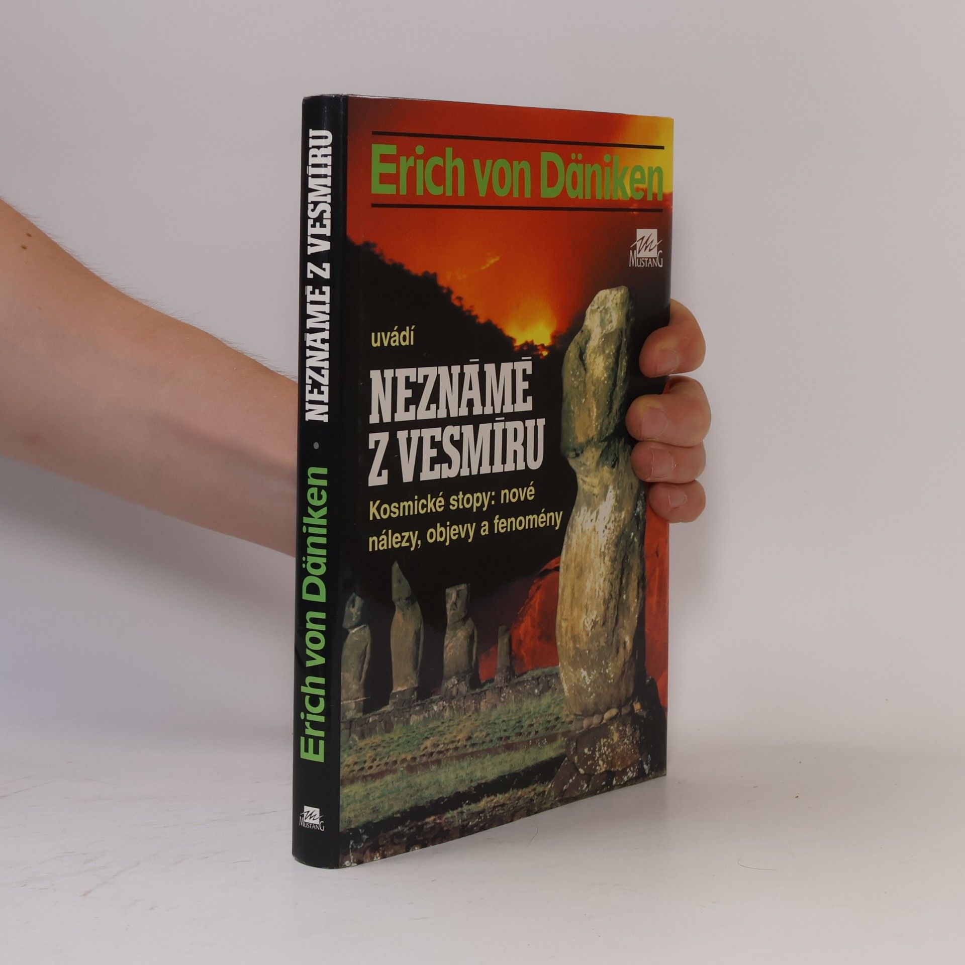 Erich von Däniken Neznámé z vesmíru