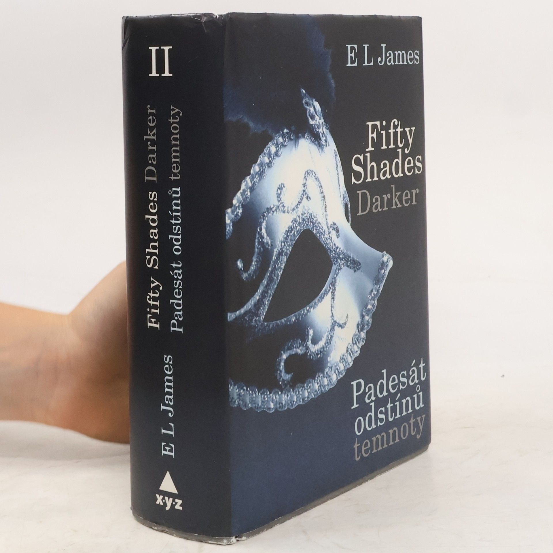 E. L. James Padesát odstínů temnoty