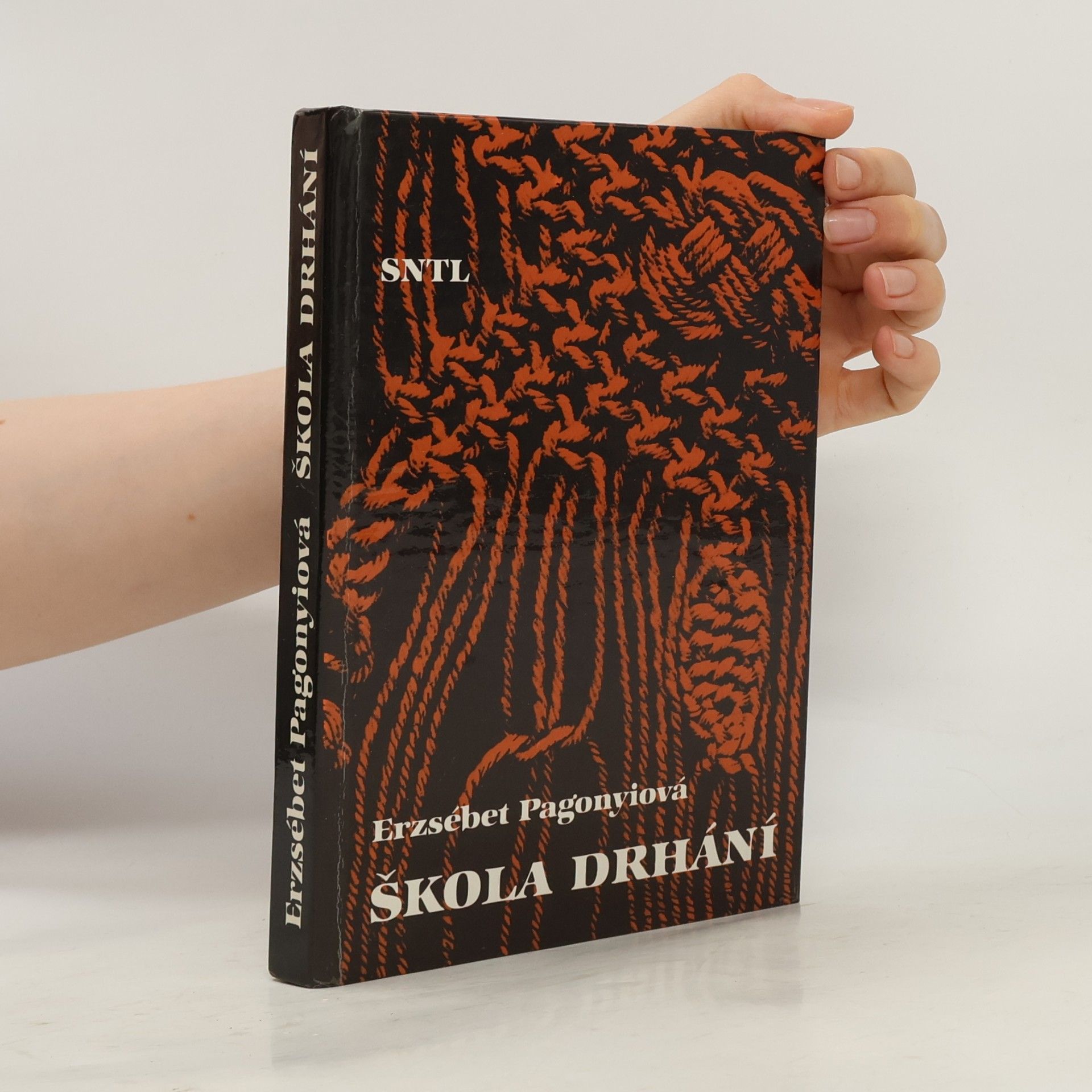 Erzsébet Pagonyi Škola drhání