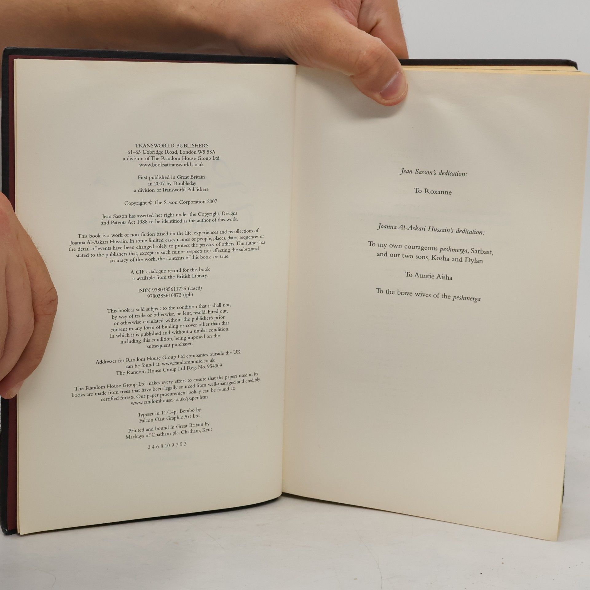 Jean Sasson Love in a Torn Land