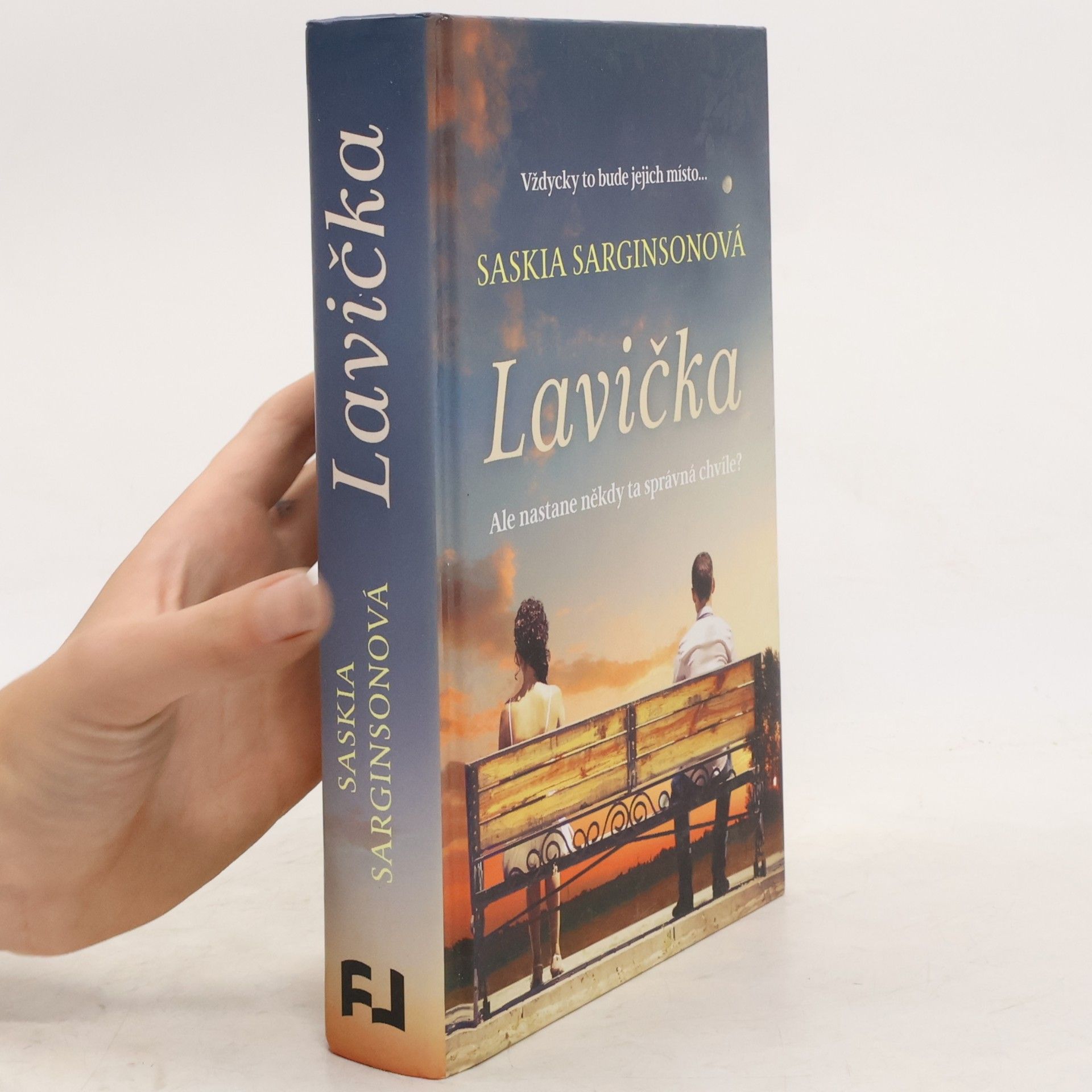 Saskia Sarginson Lavička