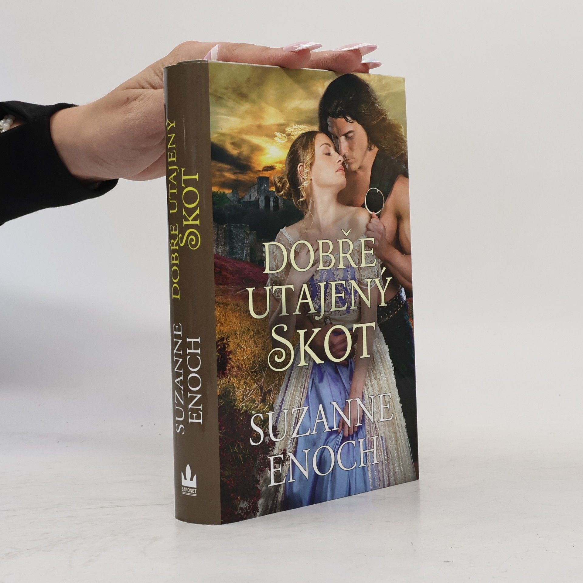 Suzanne Enoch Dobře utajený Skot