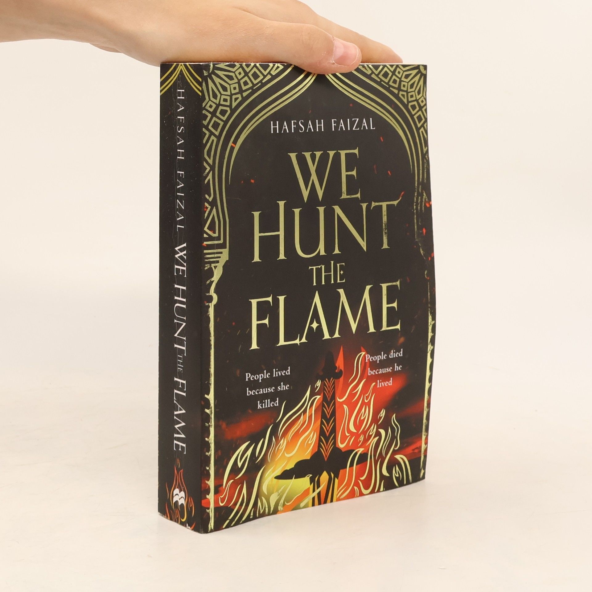Hafsah Faizal We Hunt the Flame