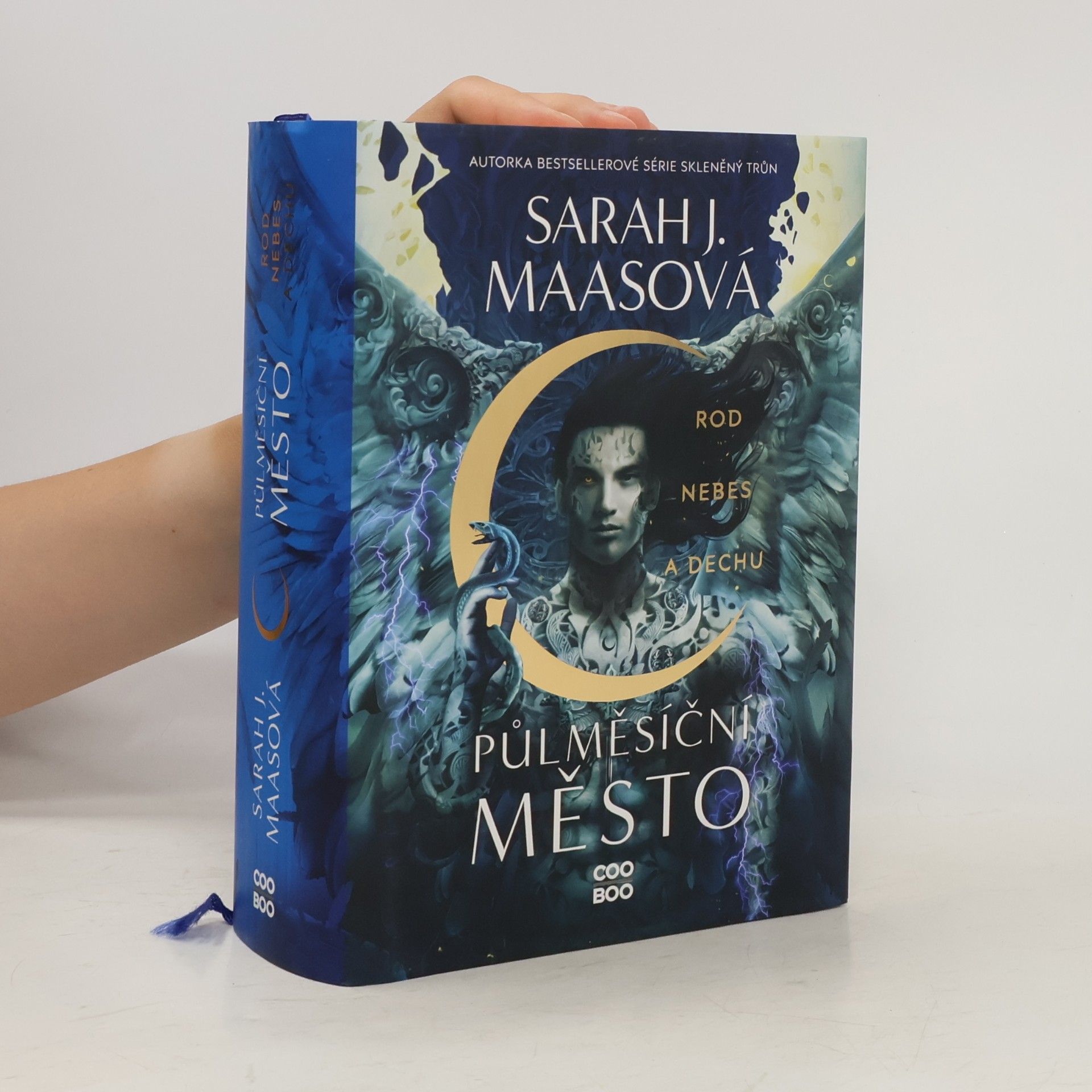 Sarah J. Maas Půlměsíční město. Rod nebes a dechu