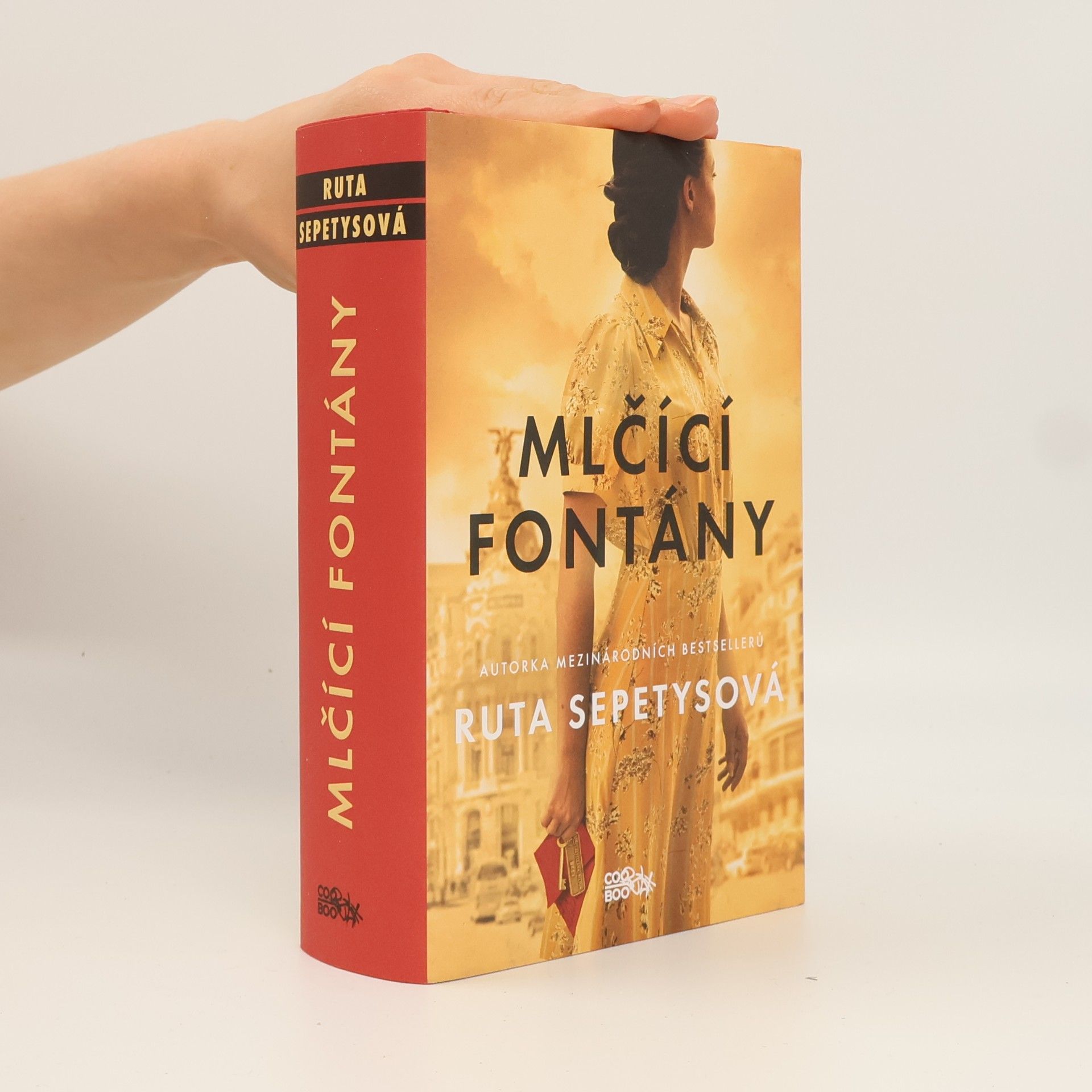 Ruta Sepetys Mlčící fontány