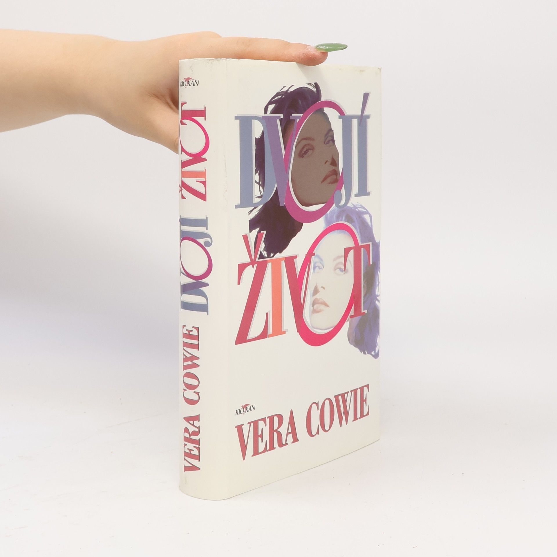 Vera Cowie Dvojí život