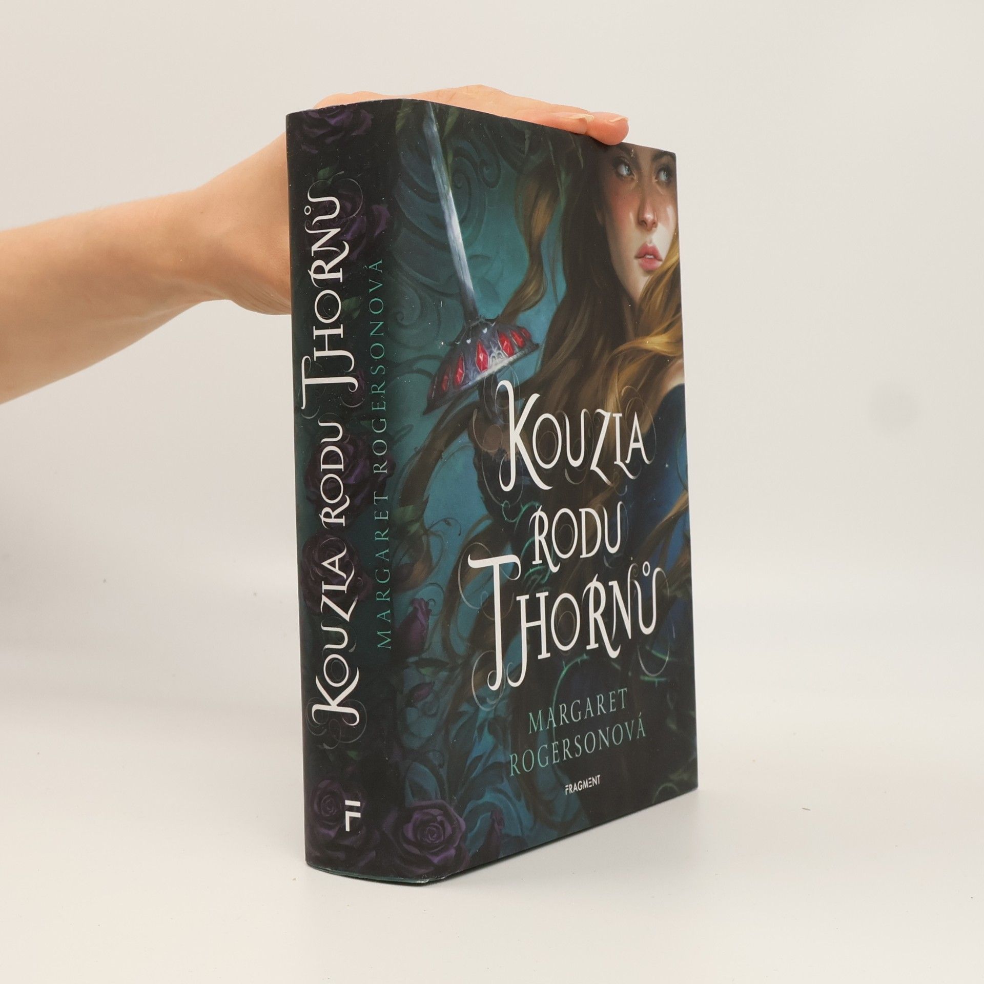 Margaret Rogerson Kouzla rodu Thornů