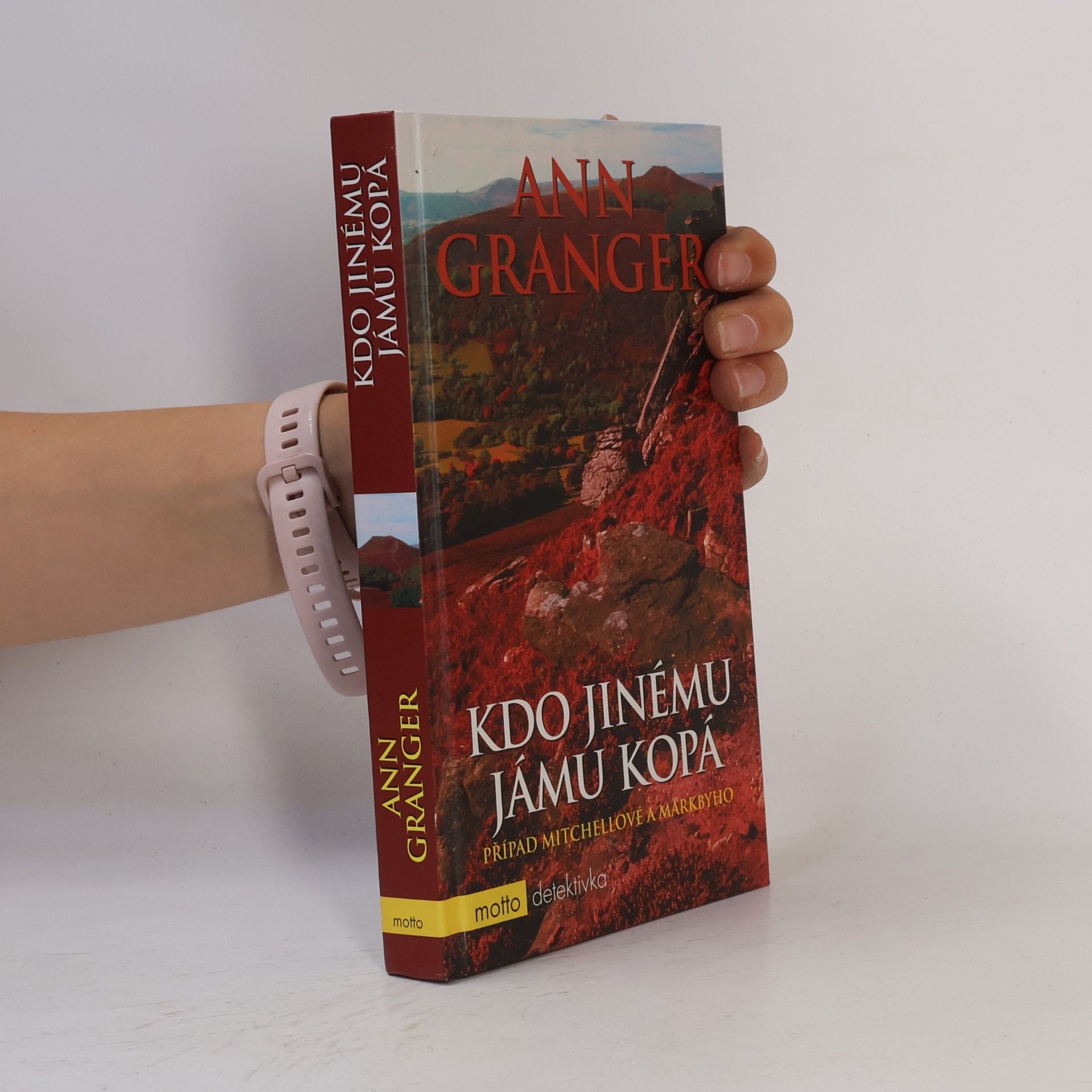 Ann Granger Kdo jinému jámu kopá