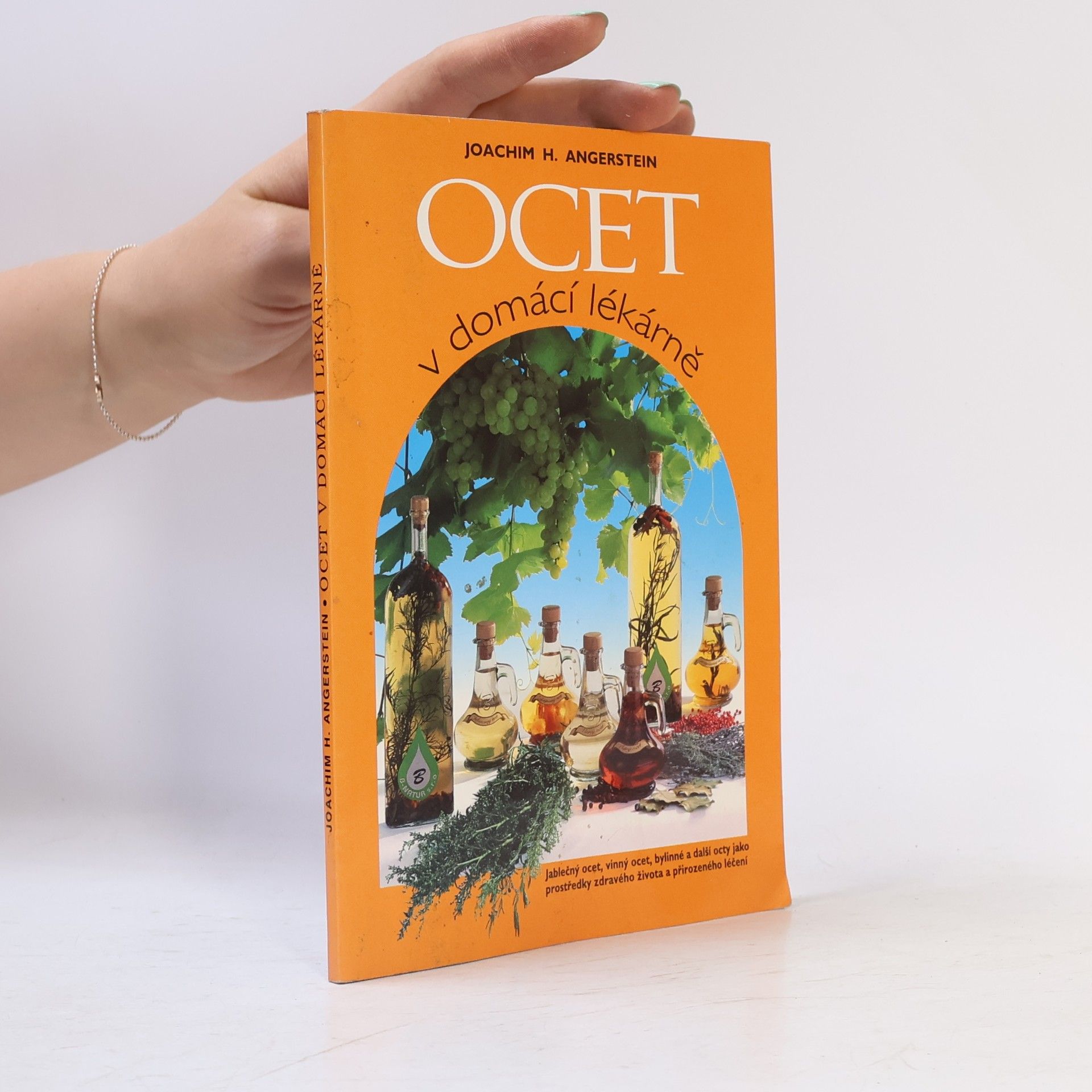 Ocet v domácí lékárně