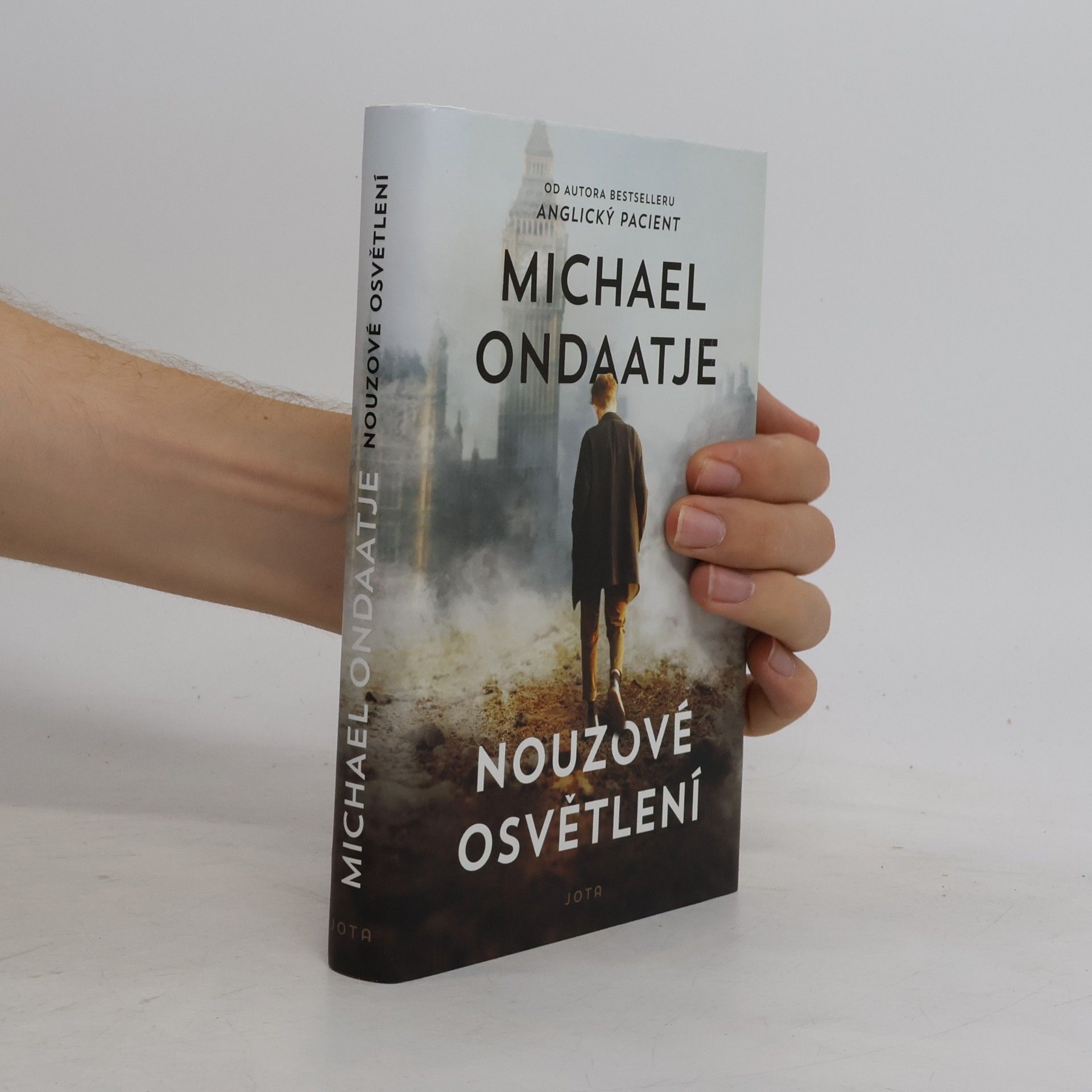 Michael Ondaatje Nouzové osvětlení