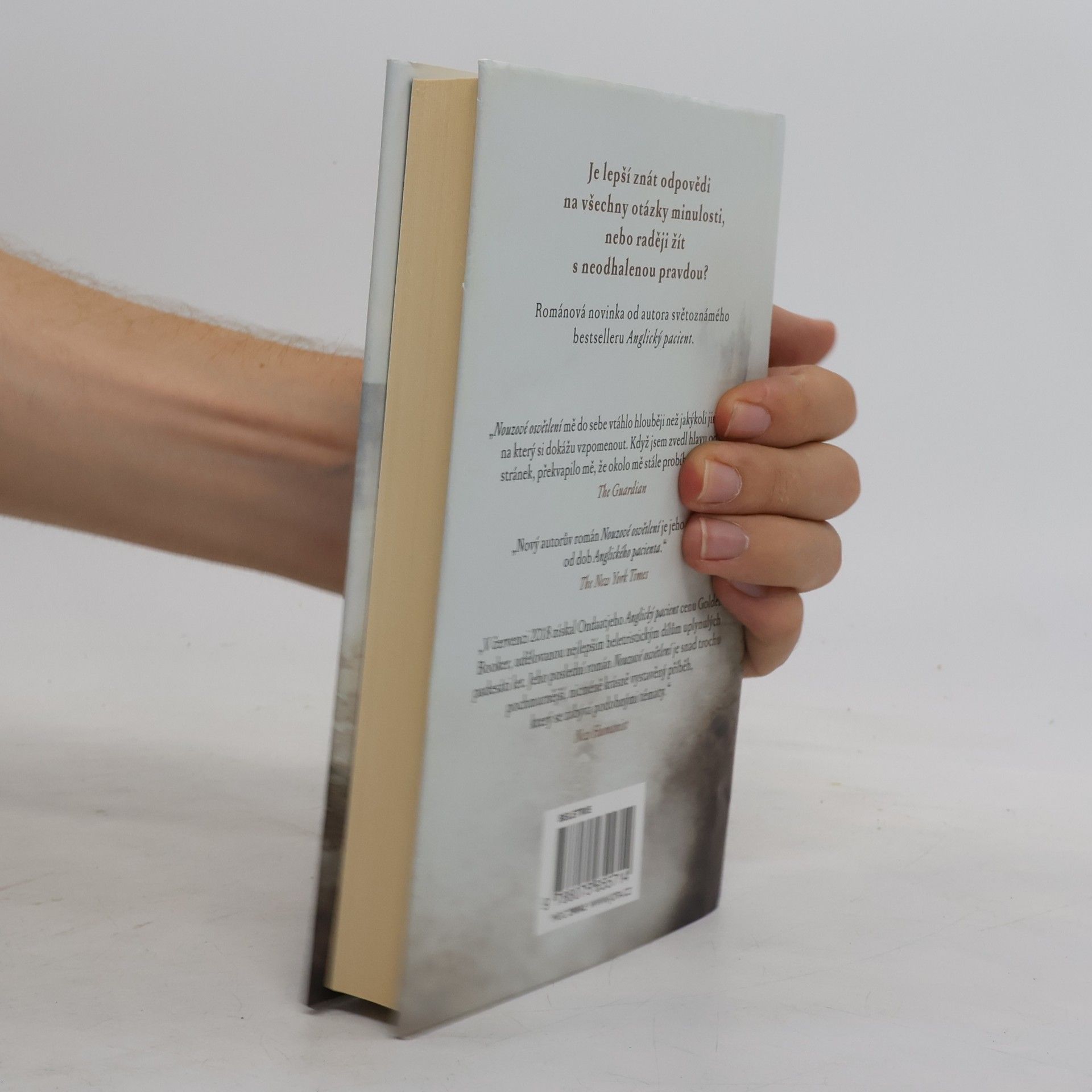 Michael Ondaatje Nouzové osvětlení