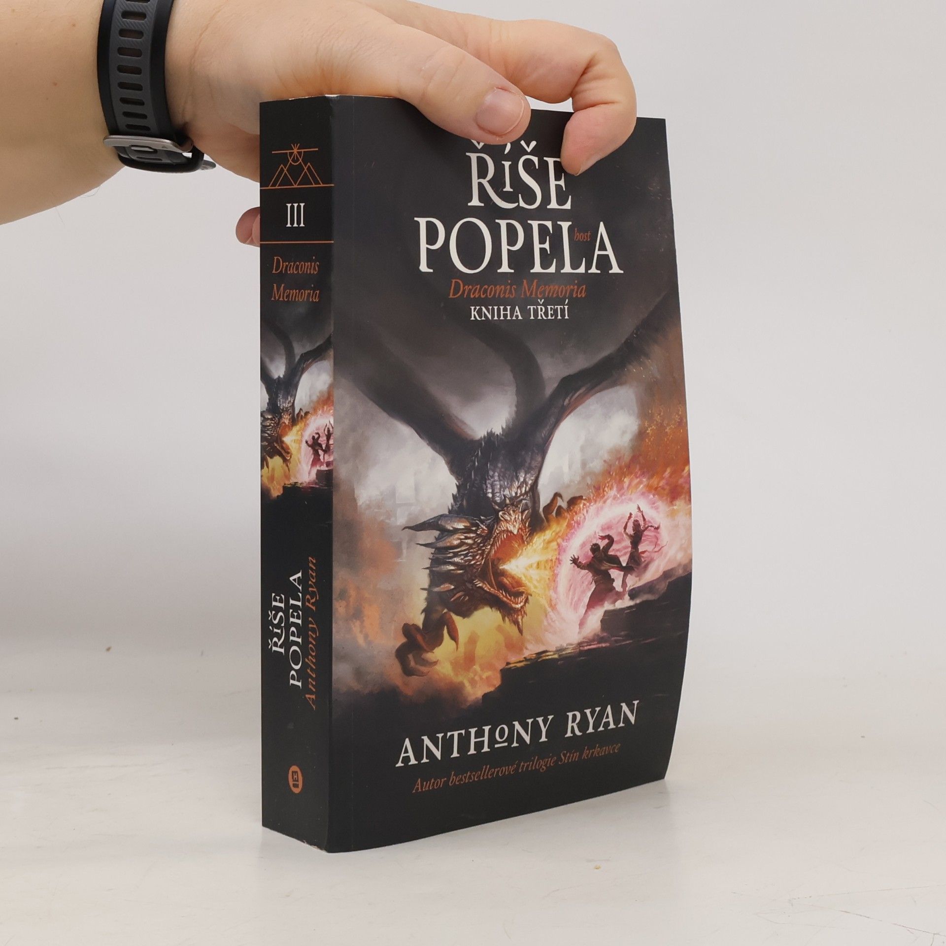 Anthony Ryan Říše popela