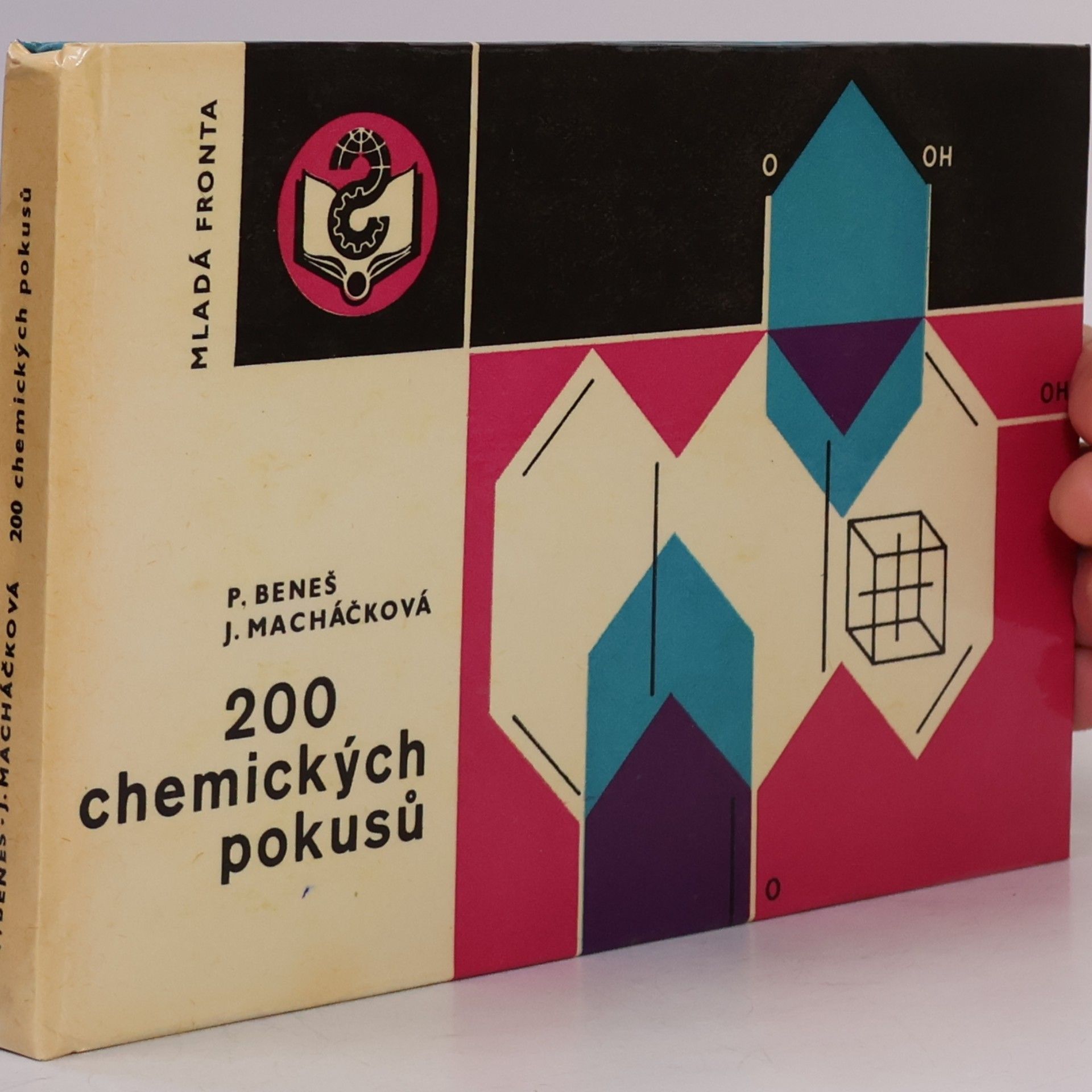200 chemických pokusů