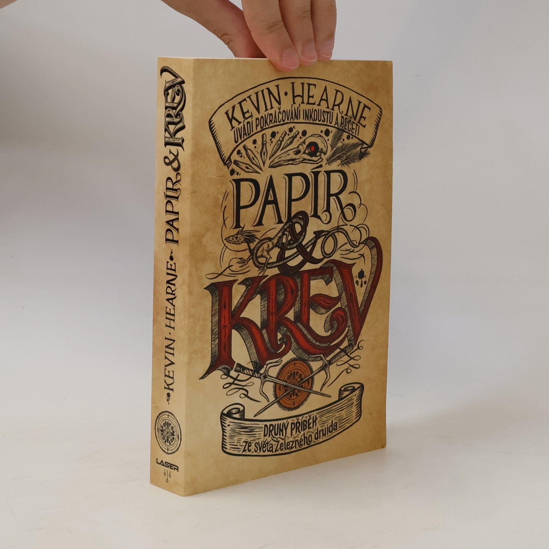 Kevin Hearne Papír & krev