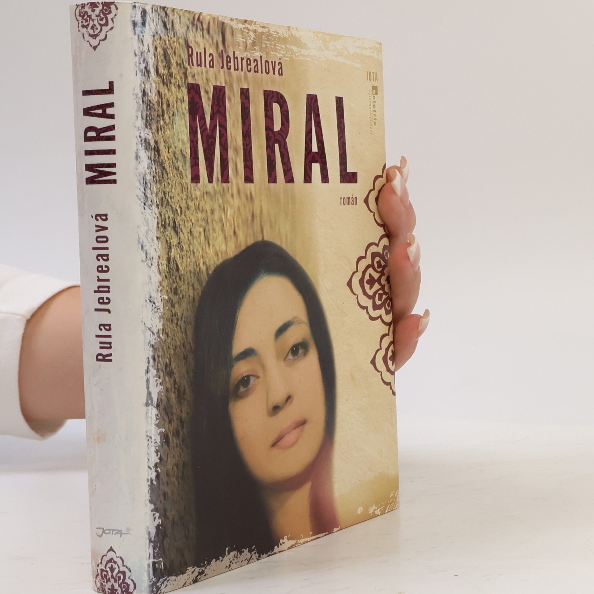 Rula Jebrael Miral