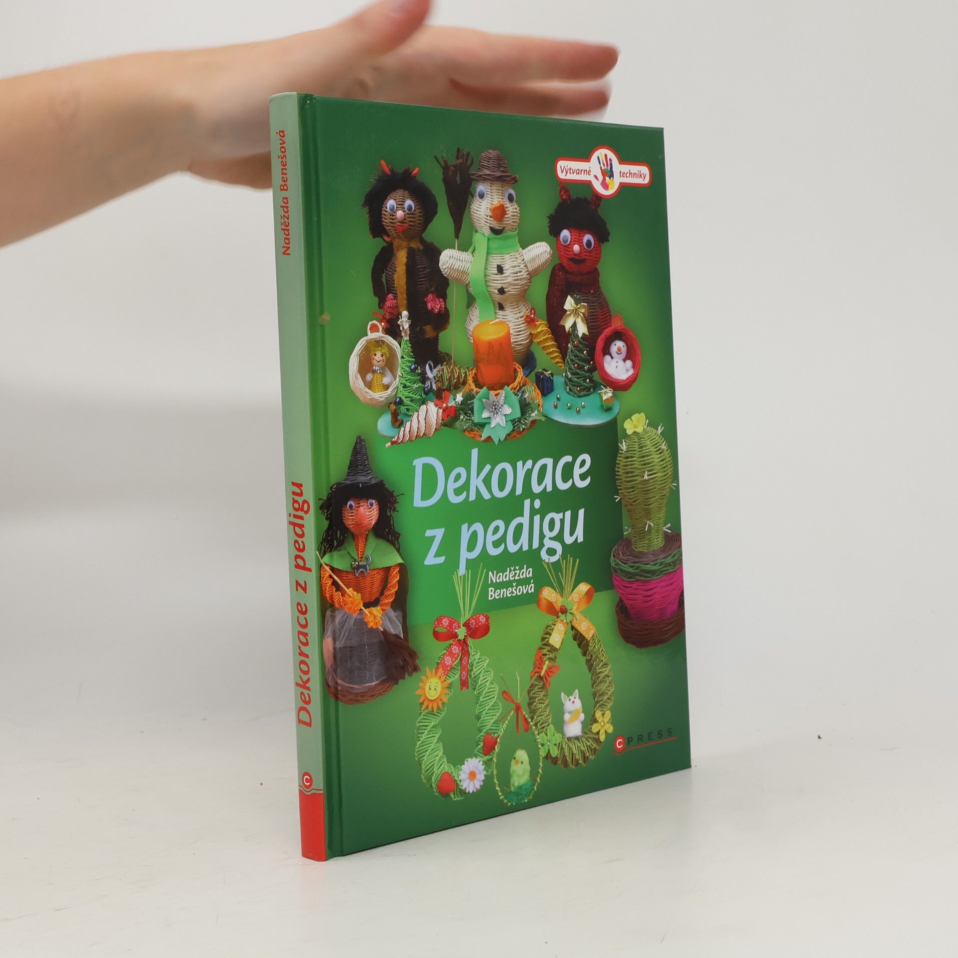 Dekorace z pedigu